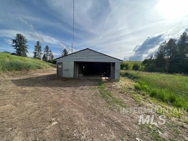 698 Leitch Creek Rd Property Photo 18