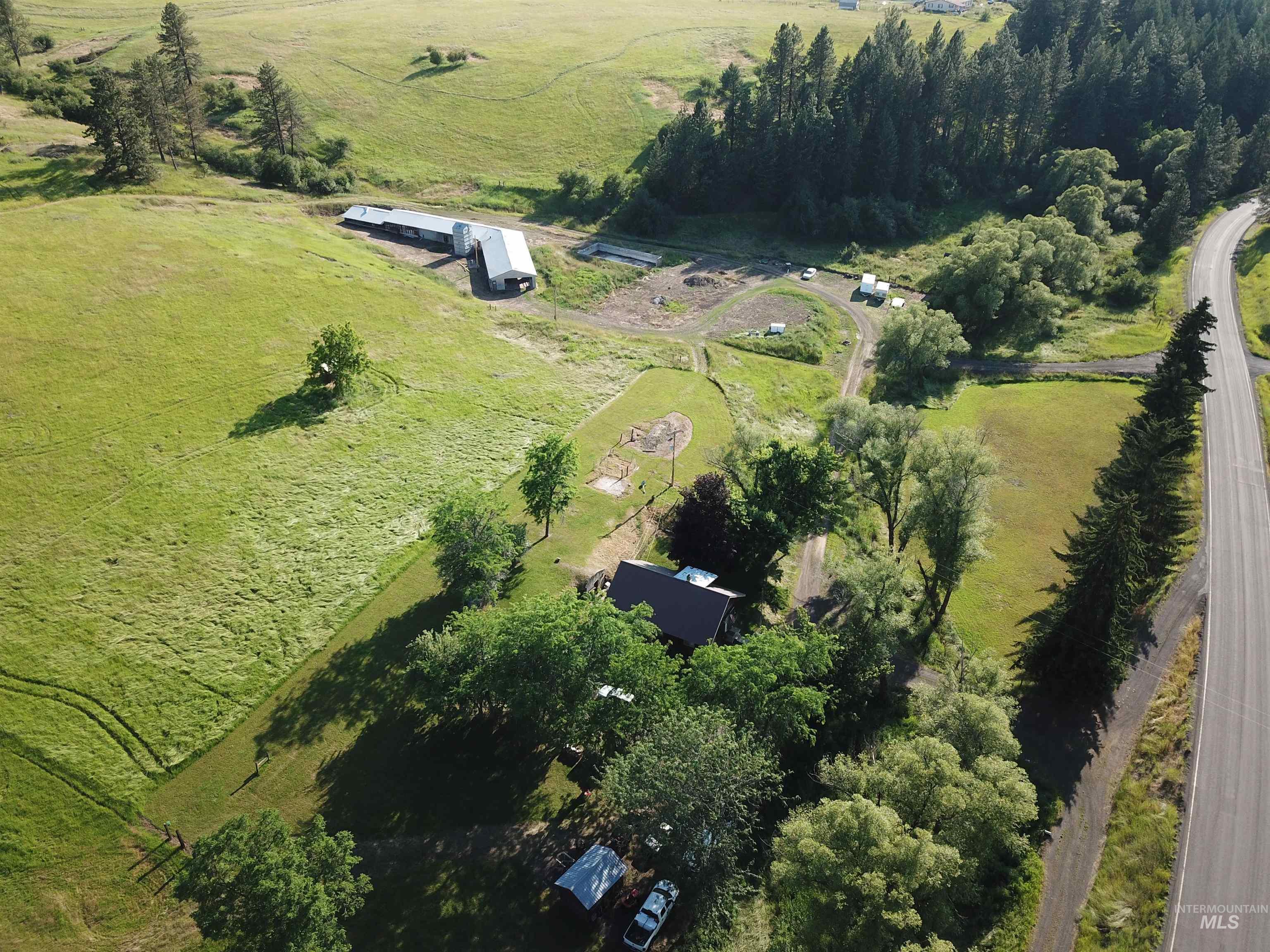 698 Leitch Creek Rd Property Photo 36