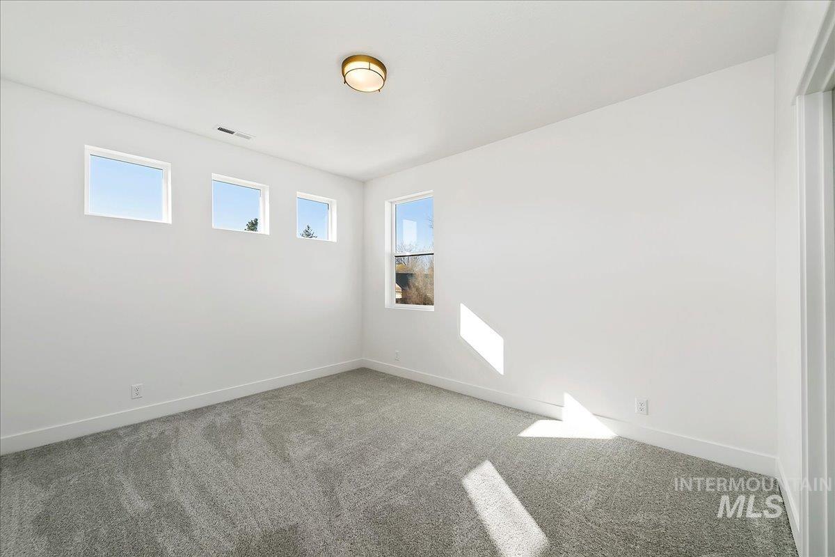 8126 N Breezy Ave Property Photo 29