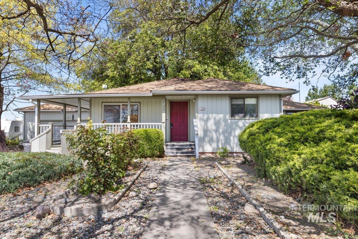 1121 Powers Ave Property Photo 1