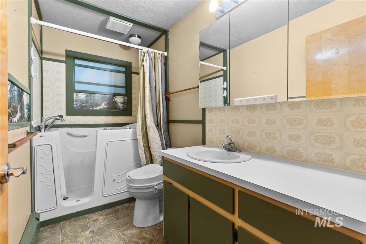 1121 Powers Ave Property Photo 11