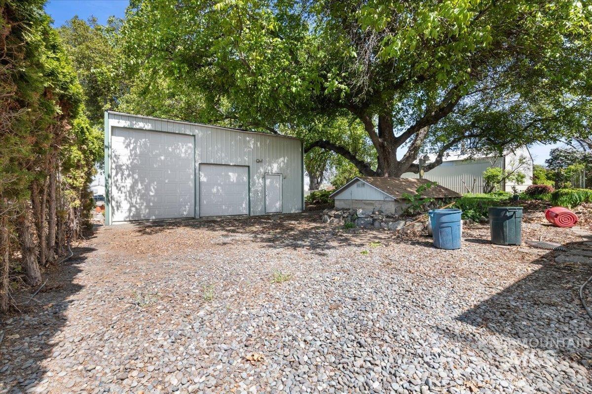 1121 Powers Ave Property Photo 26