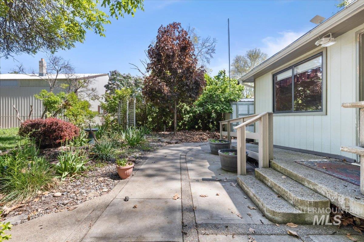 1121 Powers Ave Property Photo 31