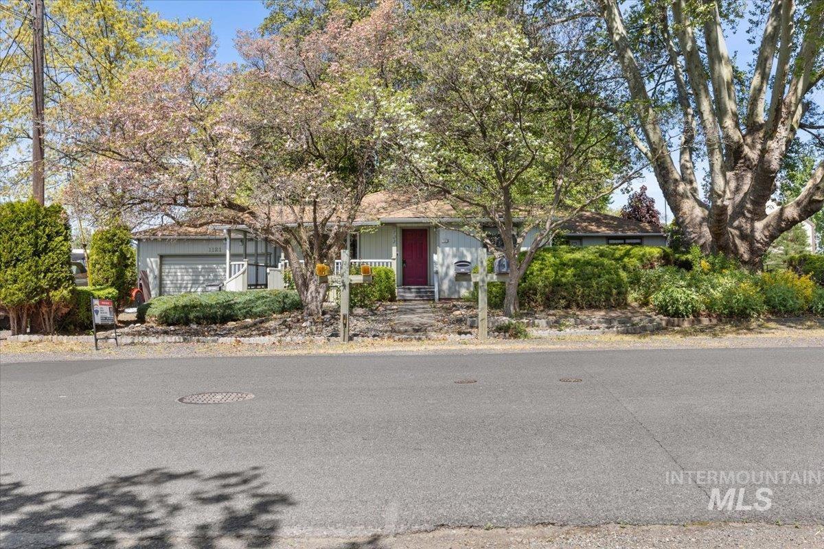 1121 Powers Ave Property Photo 38