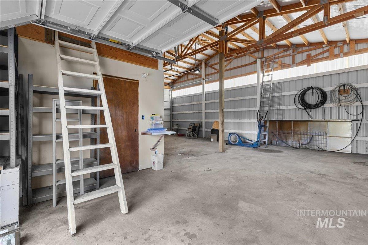 1121 Powers Ave Property Photo 39