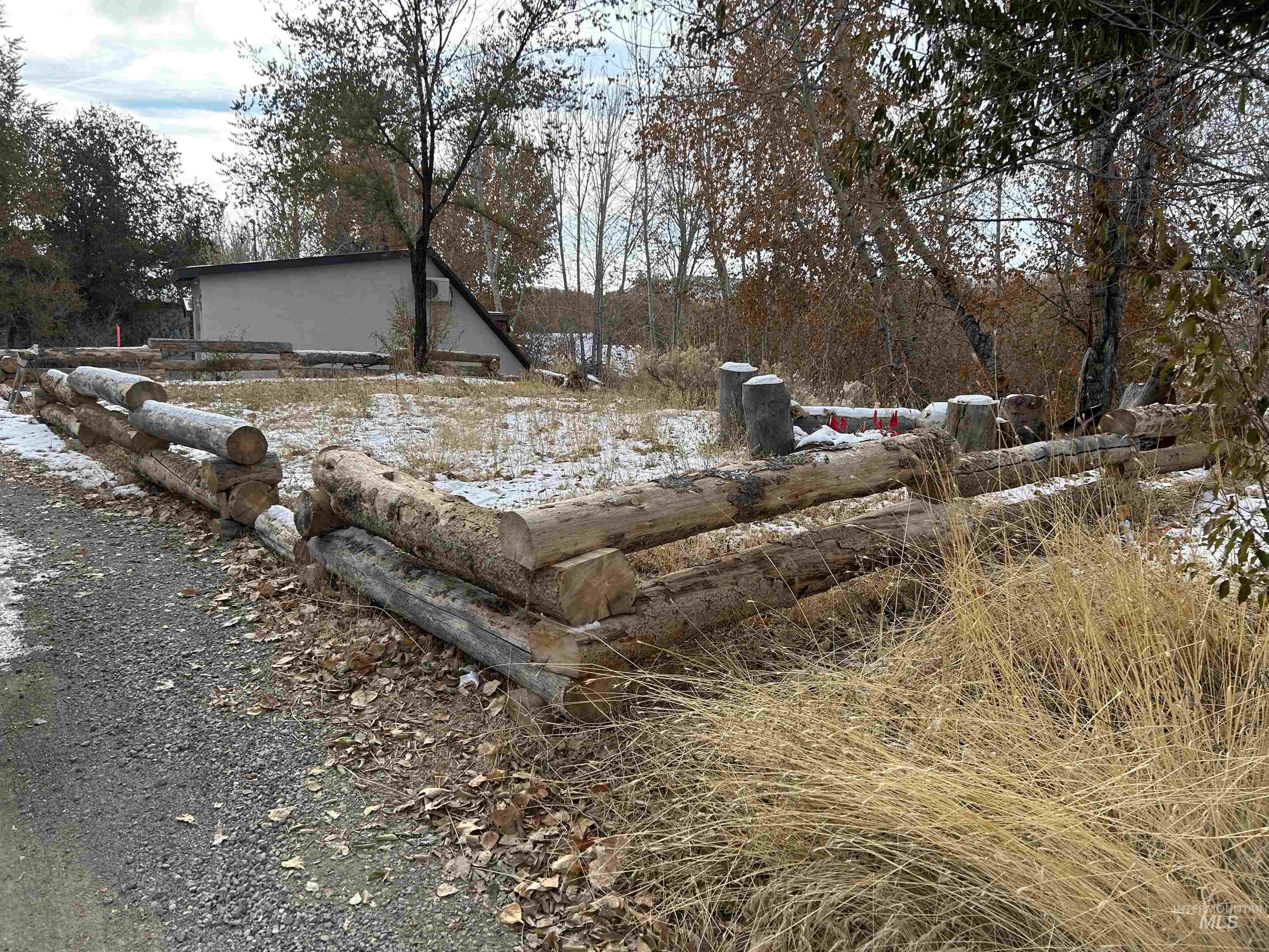 600 Riverside Dr Property Photo 6