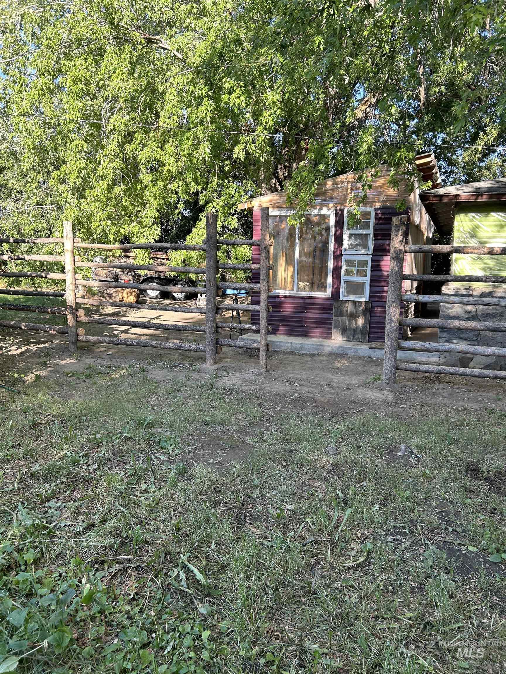 309 E E C St Property Photo 5