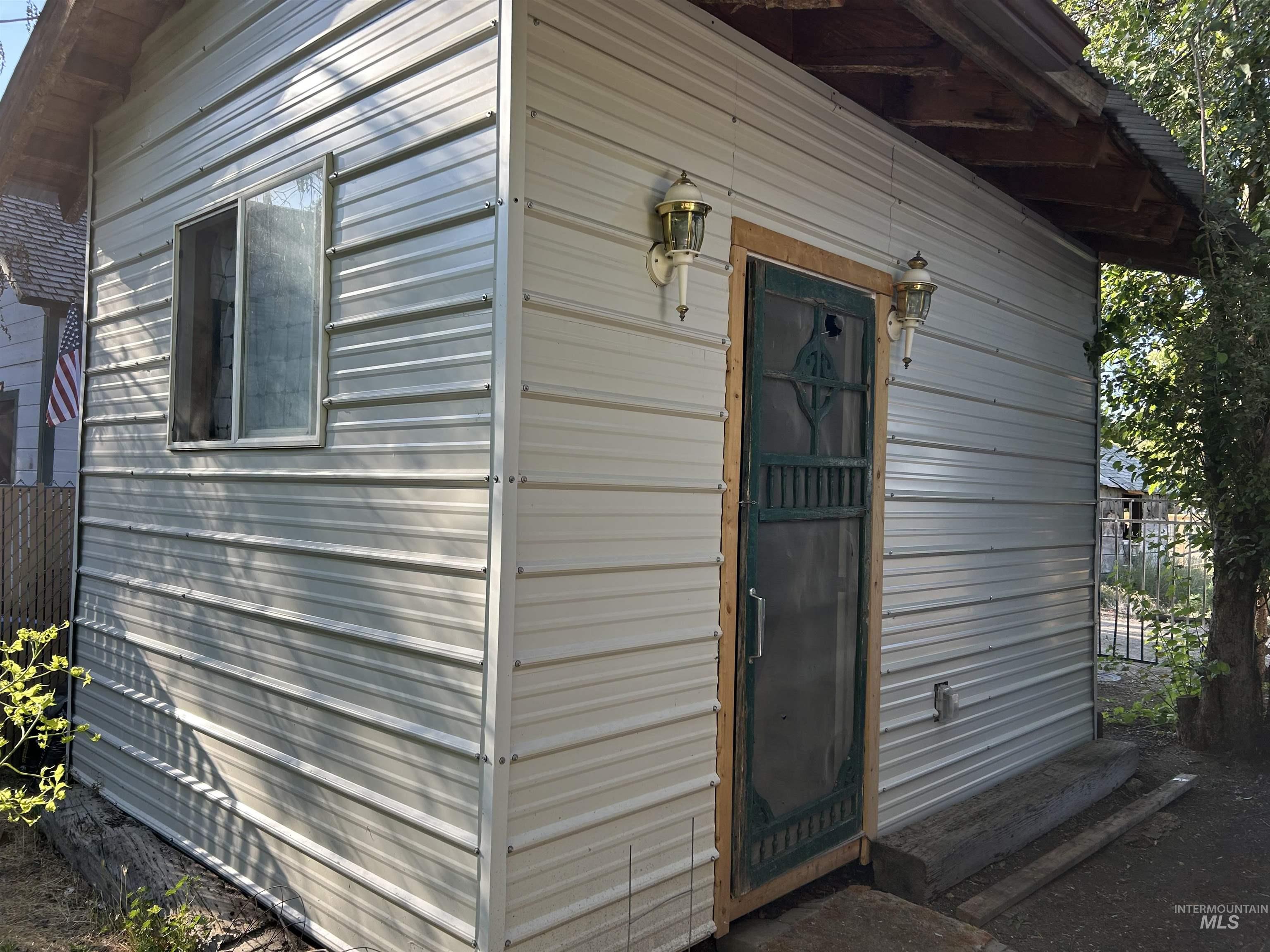309 E E C St Property Photo 36