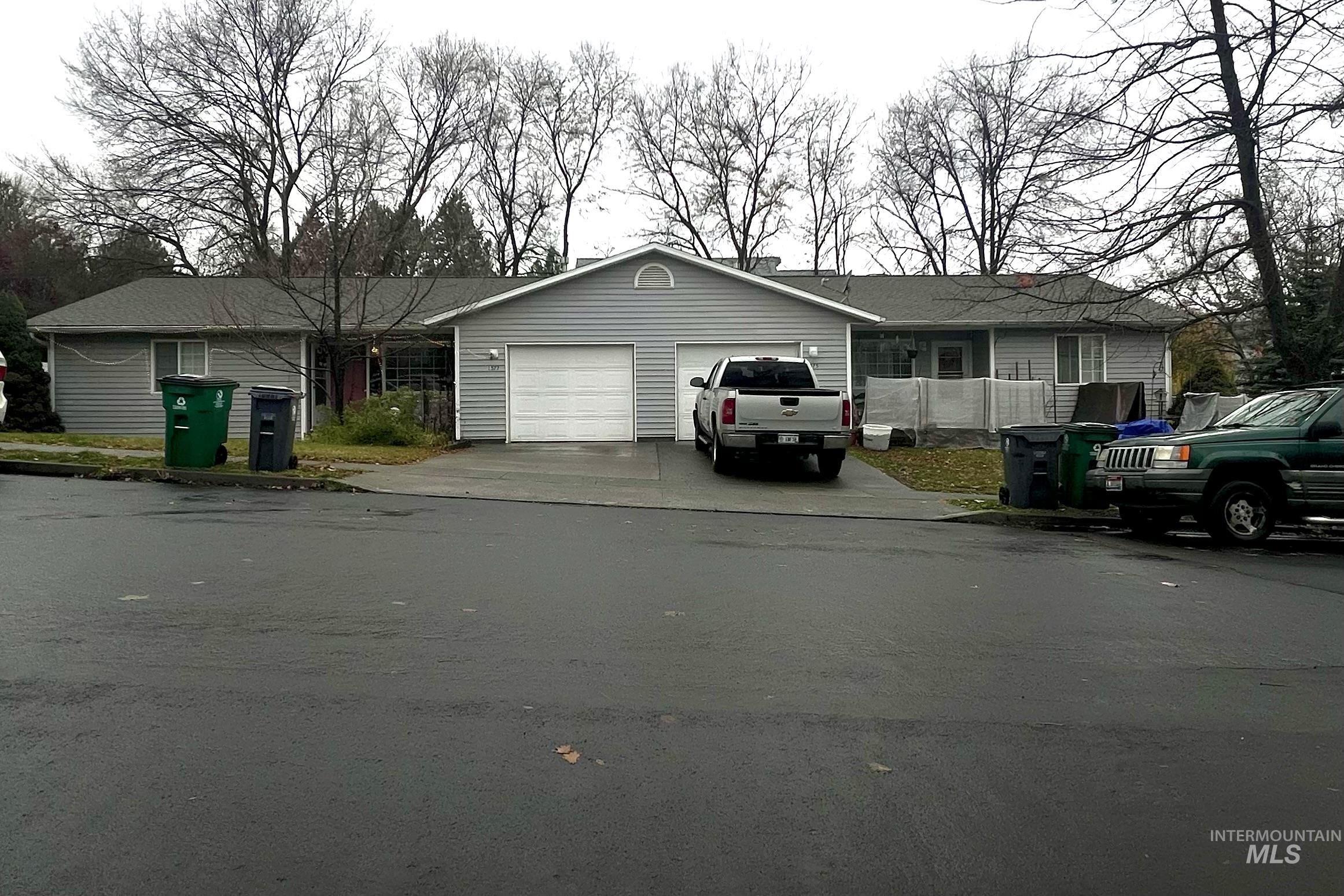 1575/1577 Northwood Drive Property Photo 1