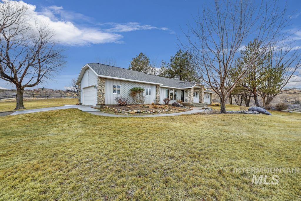 4519 Meadow Cir Property Photo