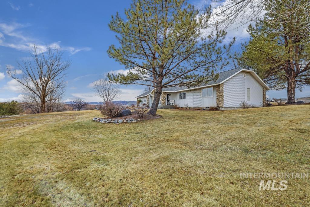 4519 Meadow Cir Property Photo 4