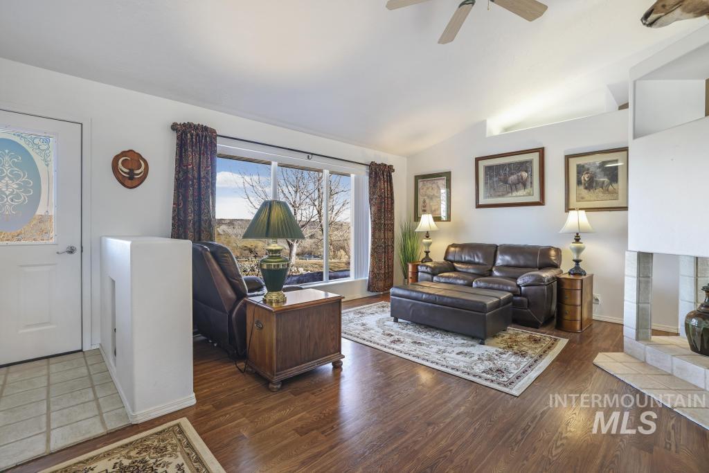 4519 Meadow Cir Property Photo 8