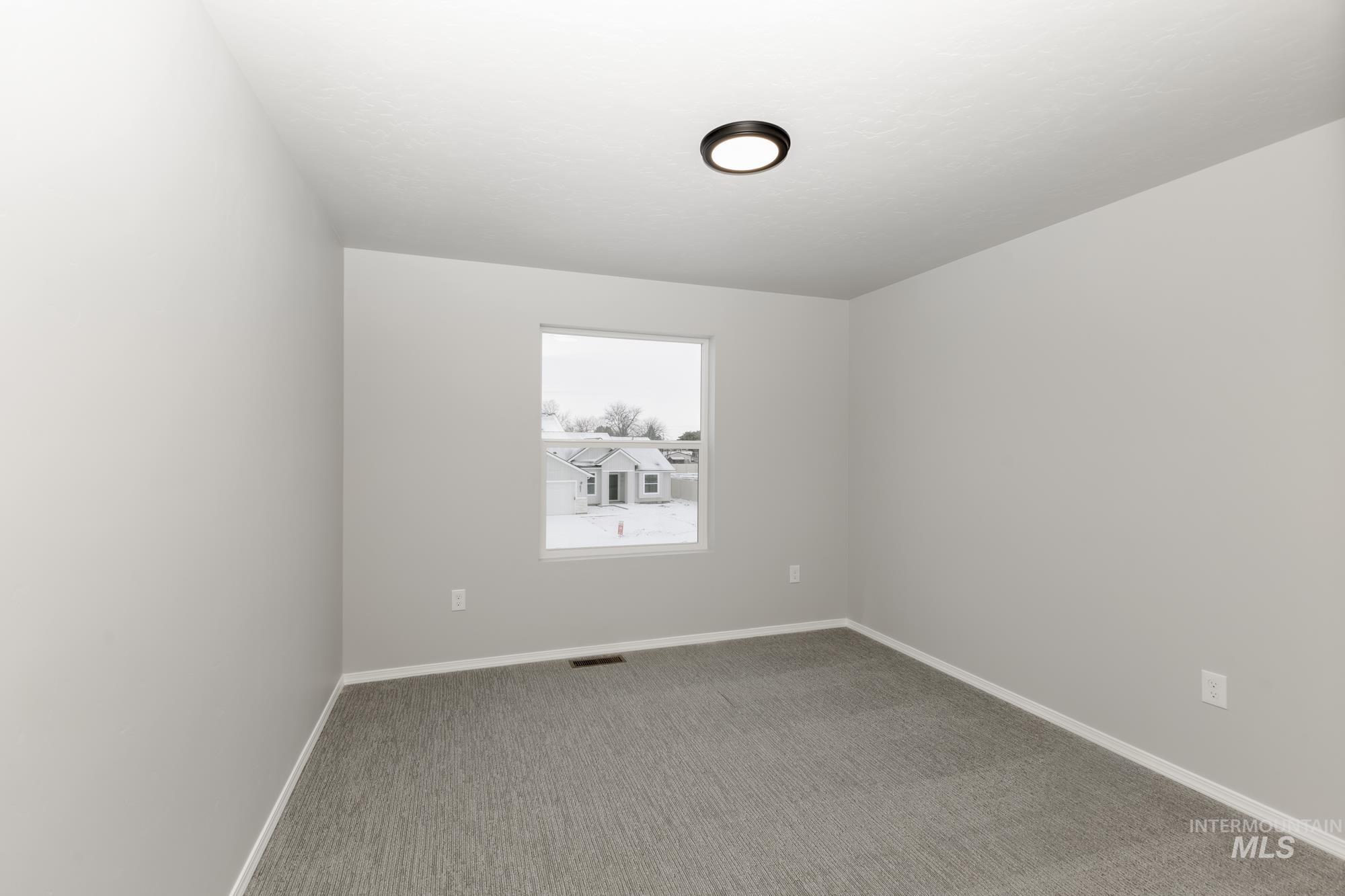 672 S Blackfoot Ave Property Photo 18