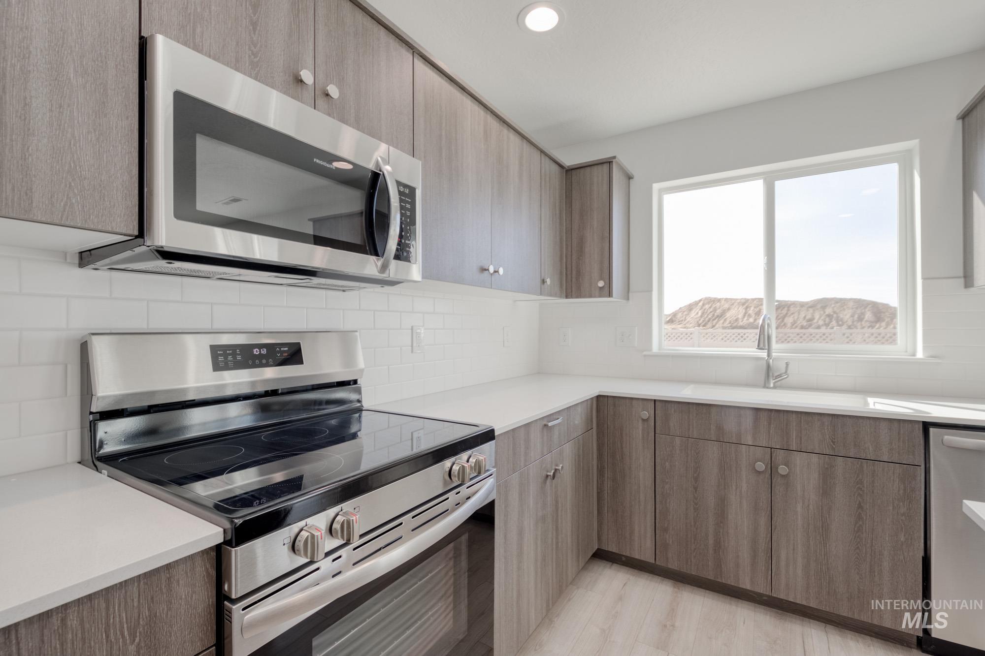 11179 Cart St Property Photo 6