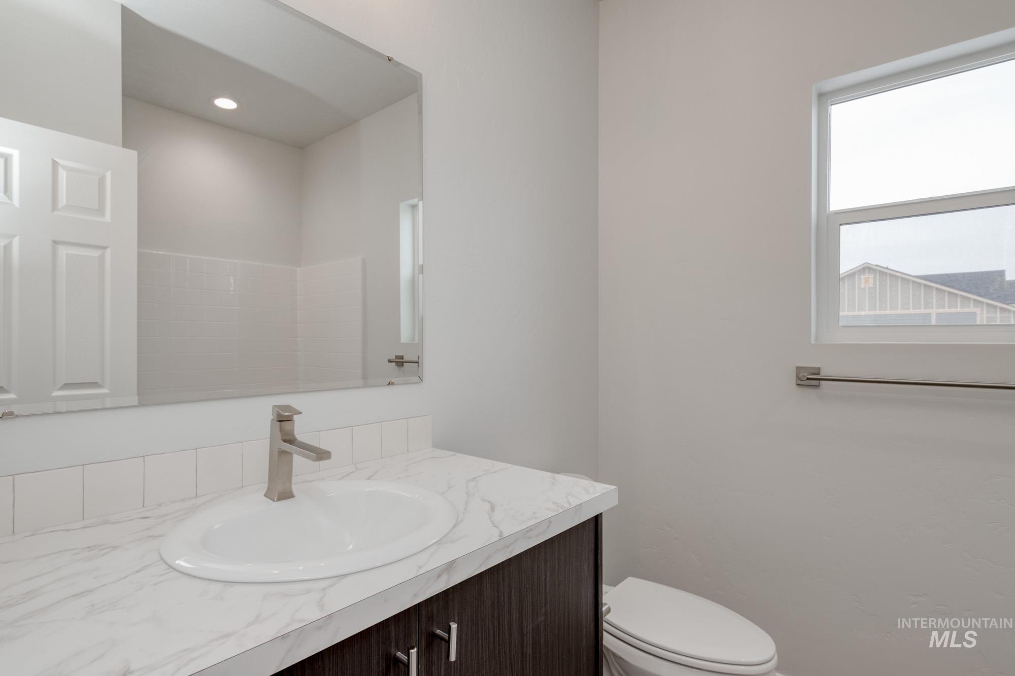 210 Goldstone Ave Property Photo 4