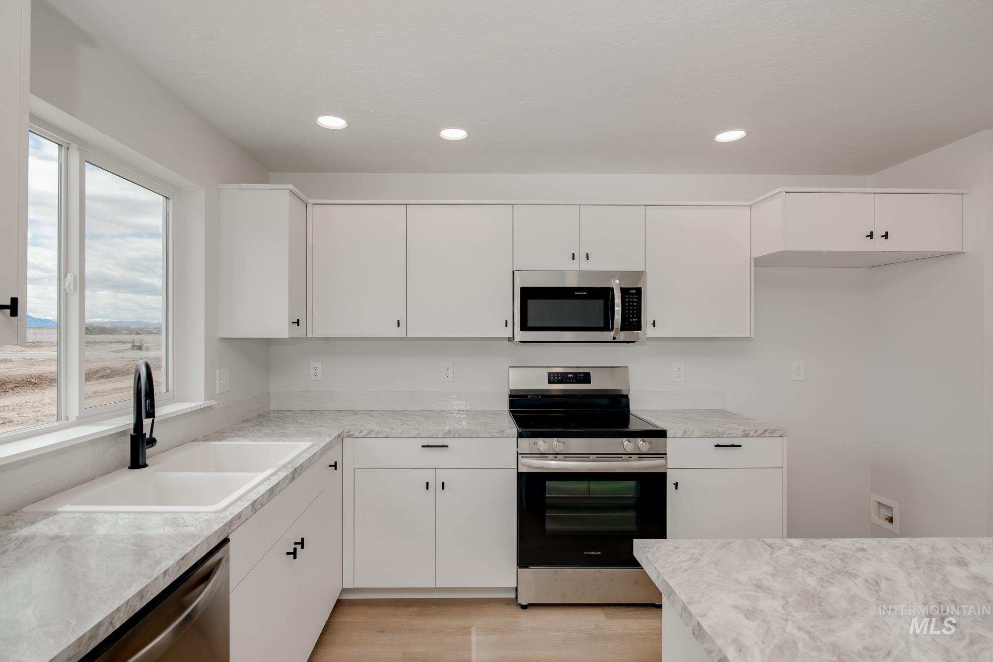 2616 N Arroyo Vista Way Property Photo 4