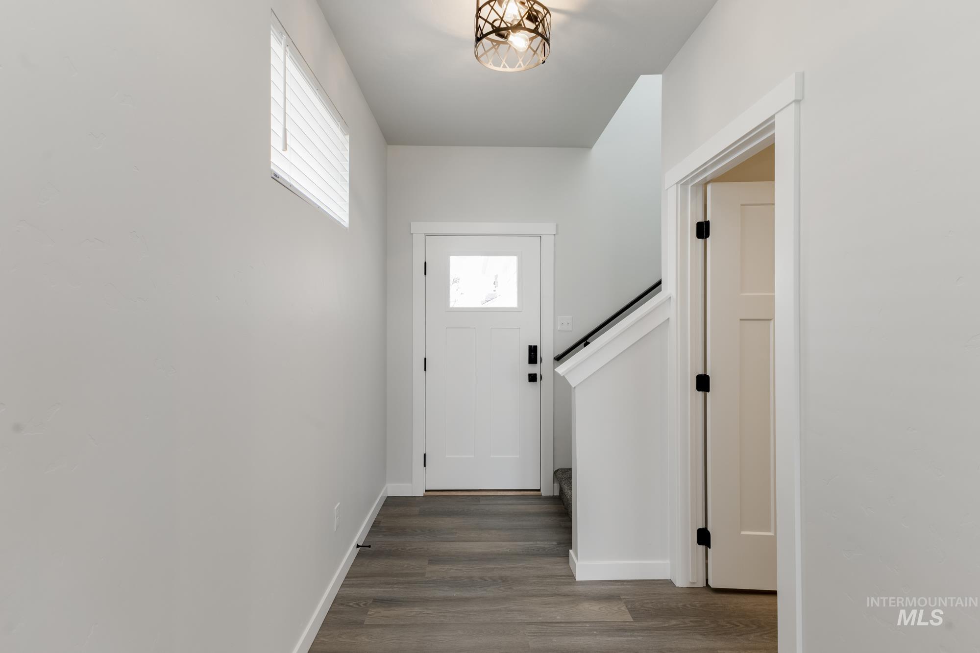 6993 S Cheyenne Ave Property Photo 2