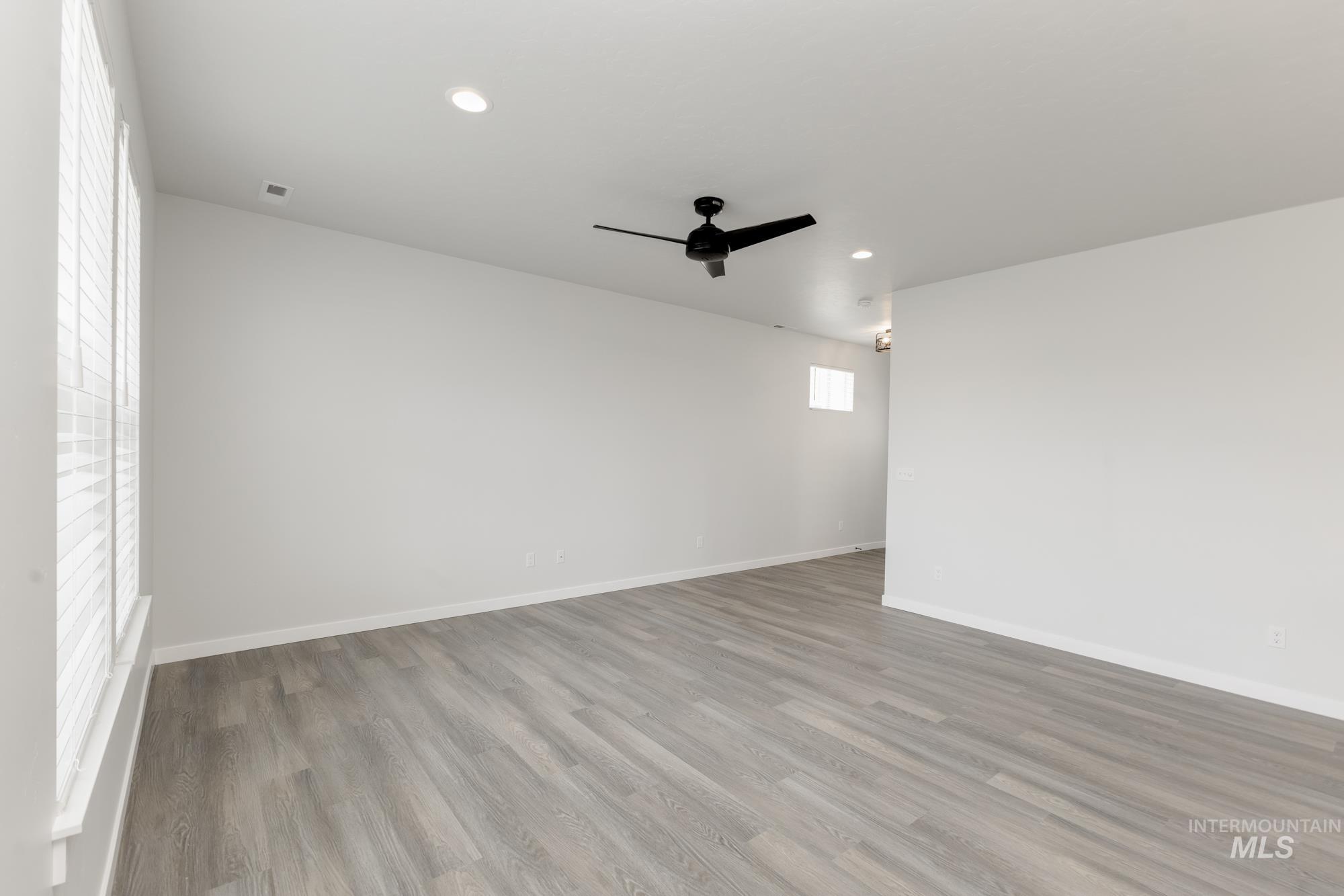 6993 S Cheyenne Ave Property Photo 10