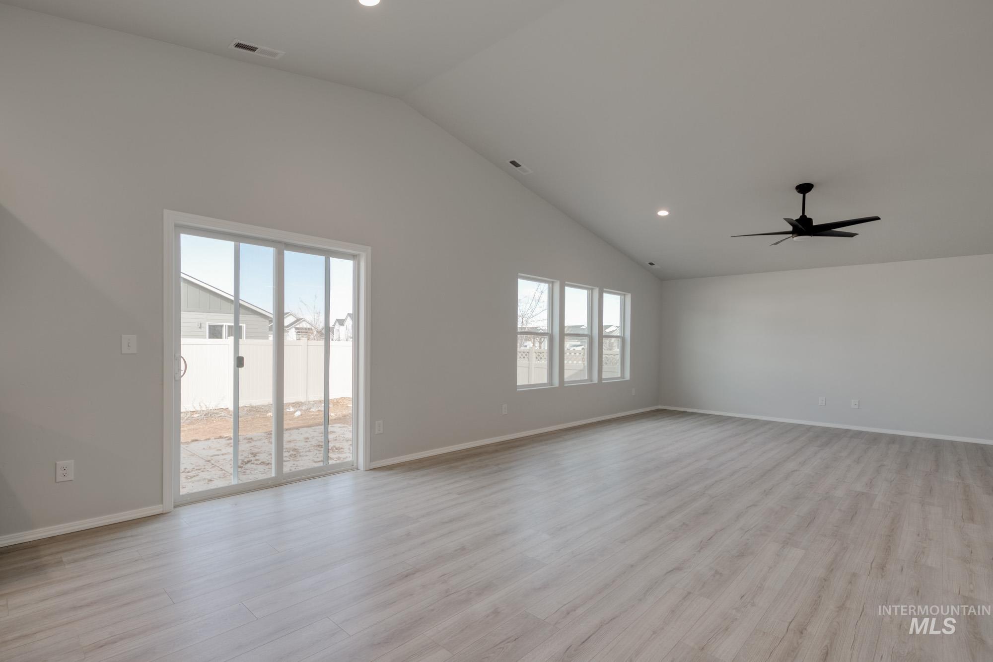 2879 N Eagle Meadow Ave Property Photo 11