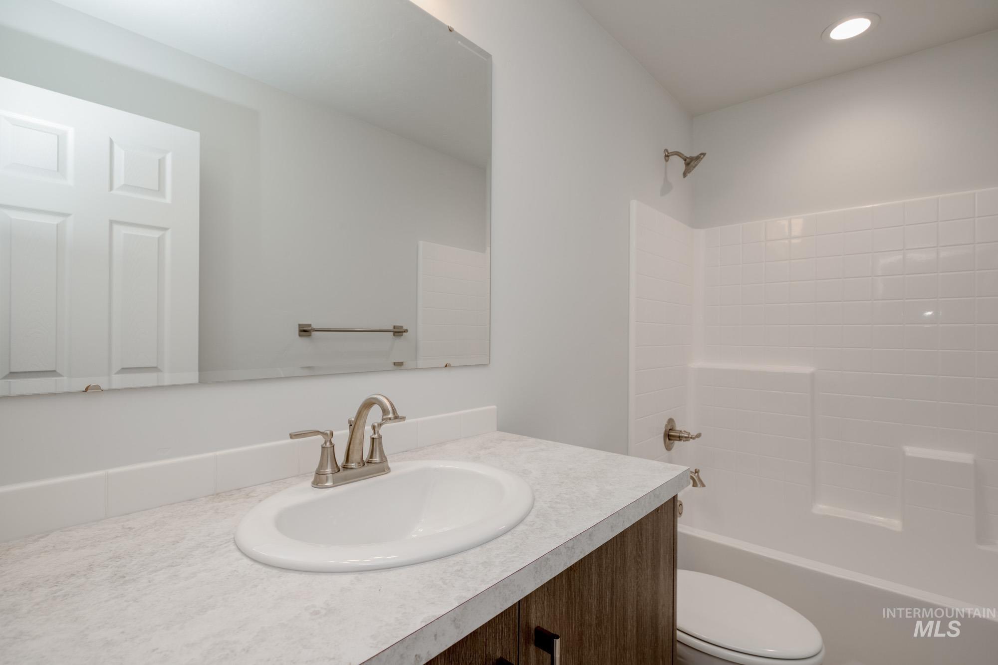 2879 N Eagle Meadow Ave Property Photo 15