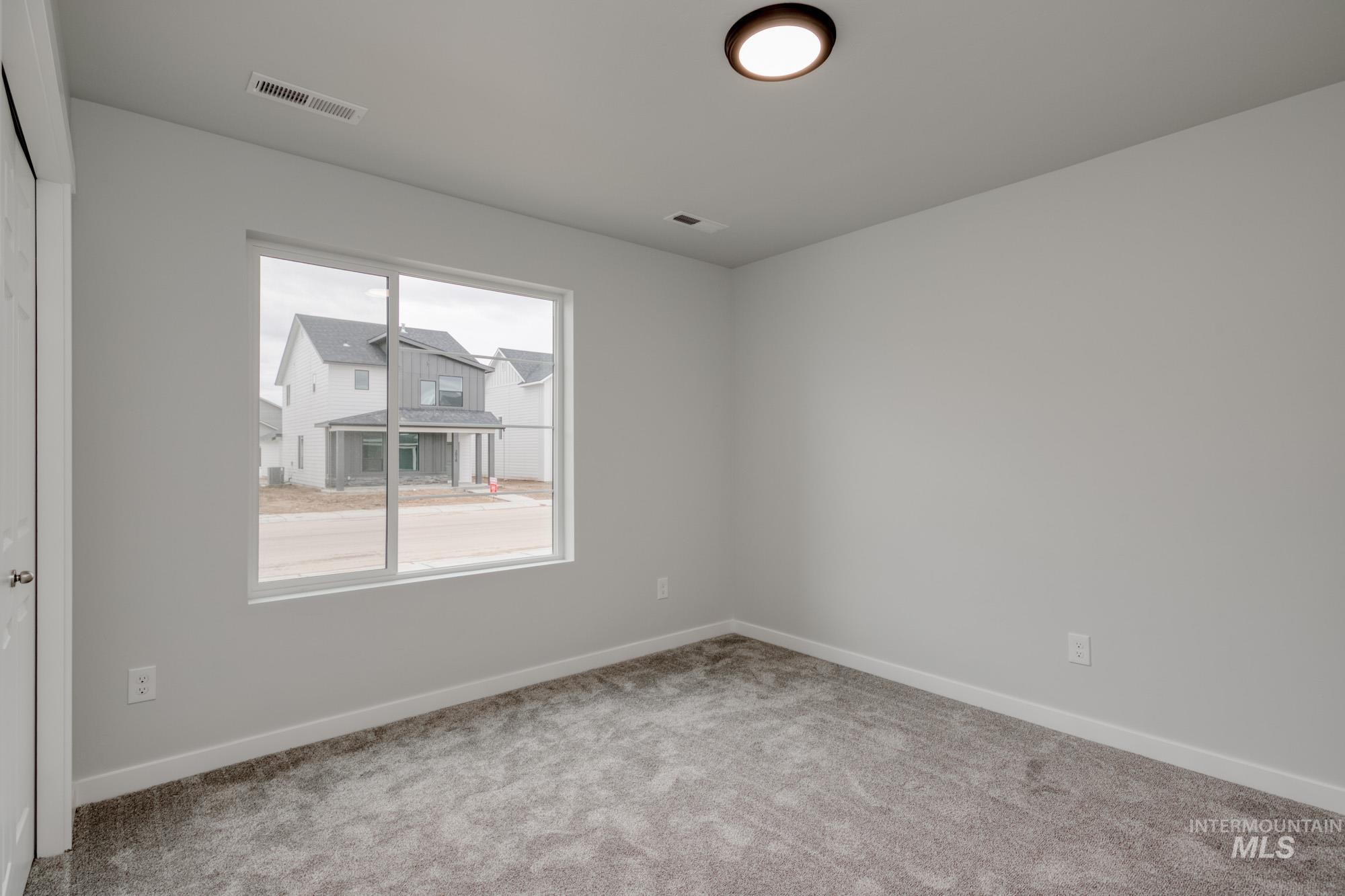 2833 N Eagle Meadow Ave Property Photo 11