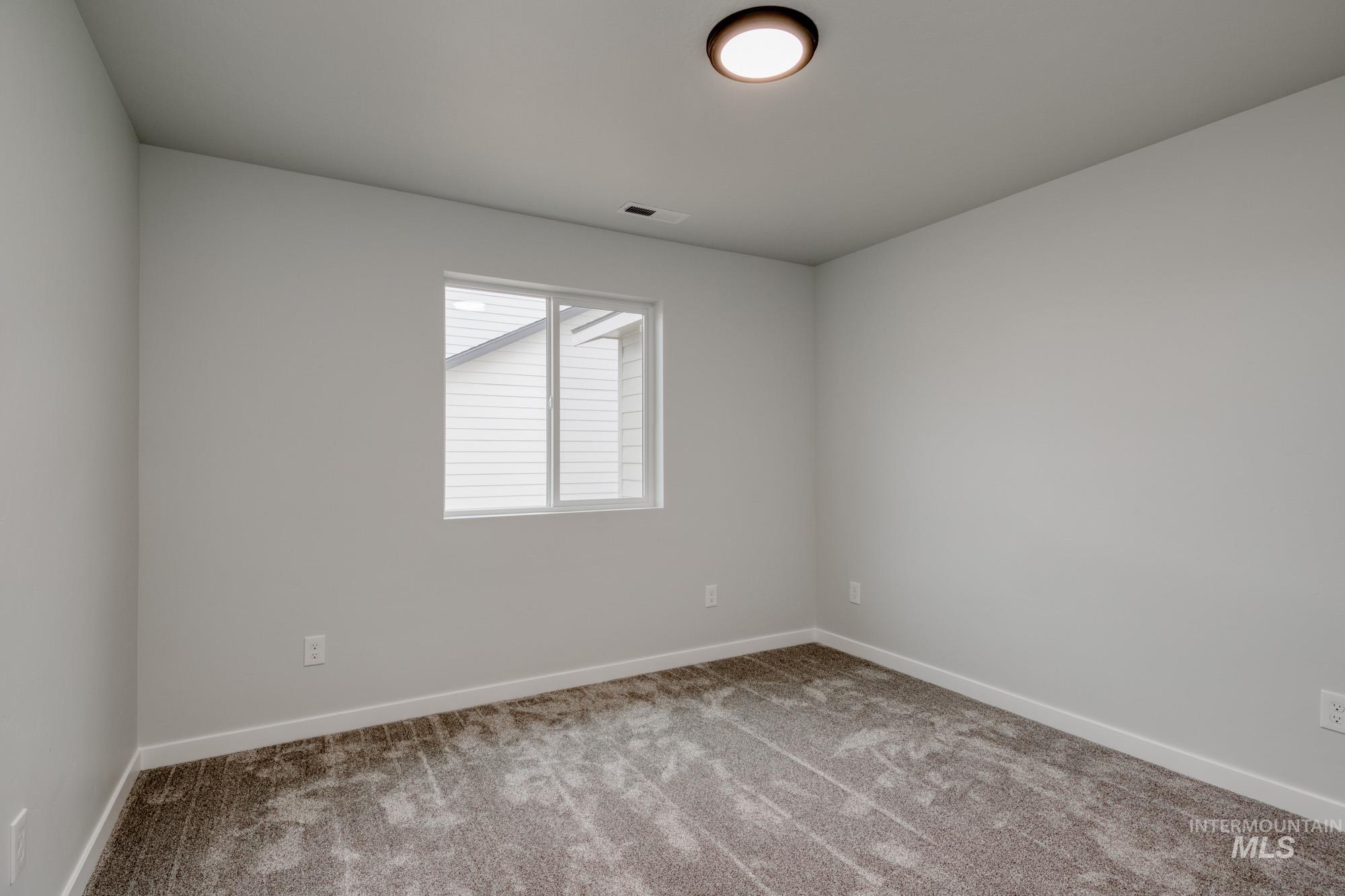 2833 N Eagle Meadow Ave Property Photo 15