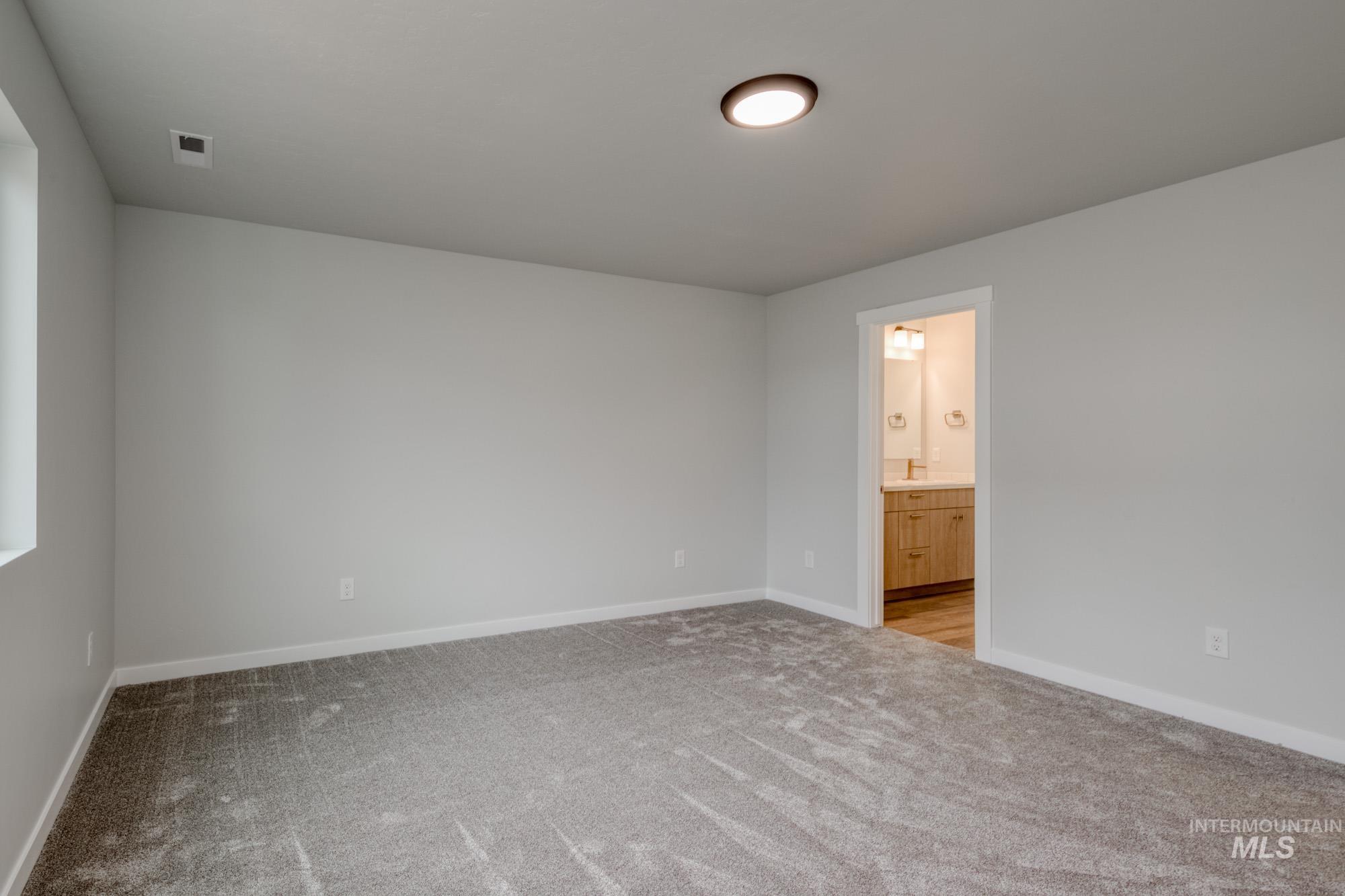 2833 N Eagle Meadow Ave Property Photo 17