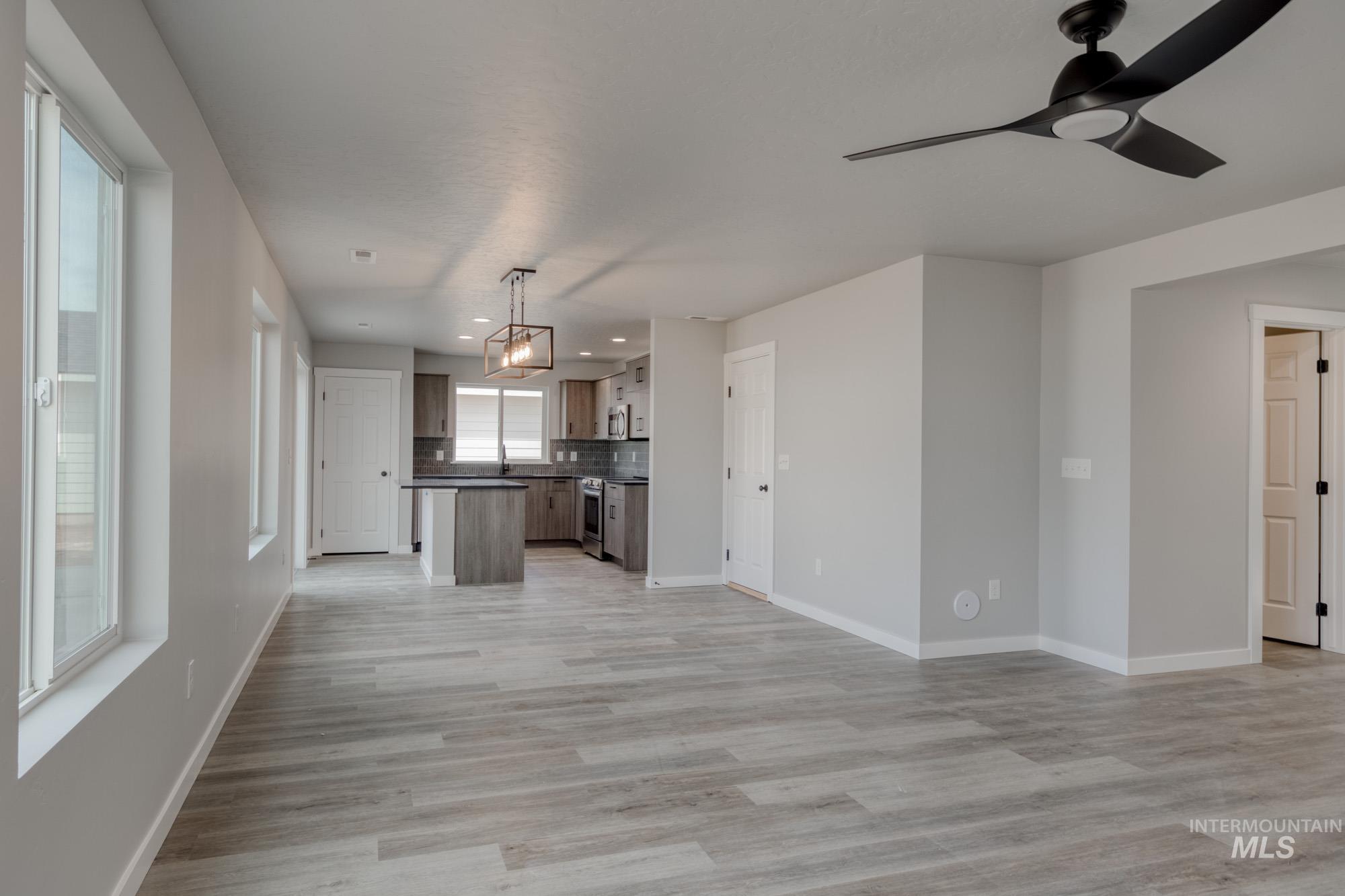 2803 N Eagle Meadow Ave Property Photo 10
