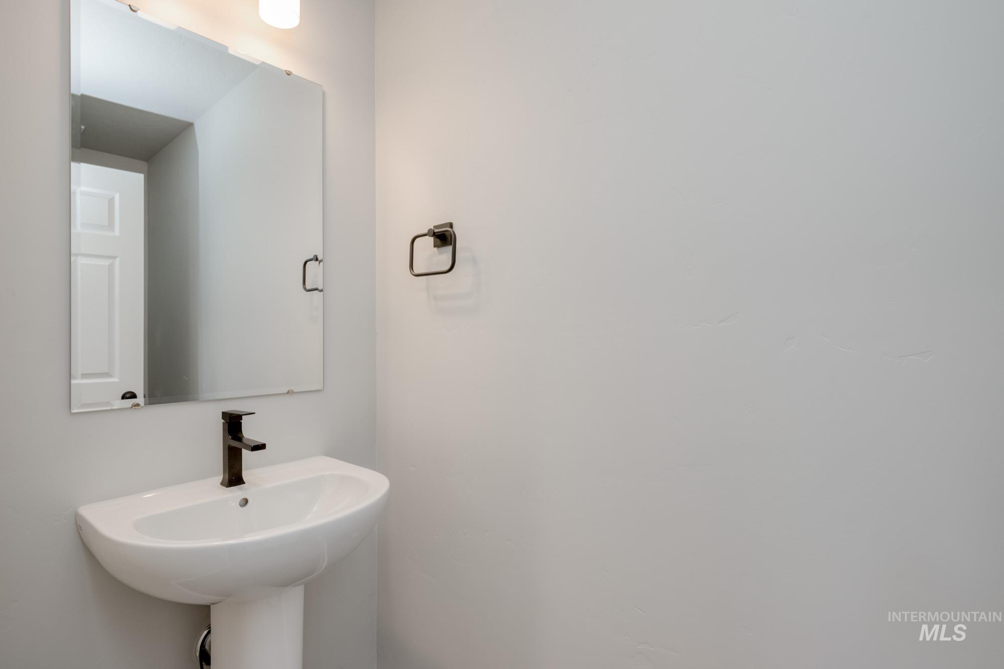 2803 N Eagle Meadow Ave Property Photo 13