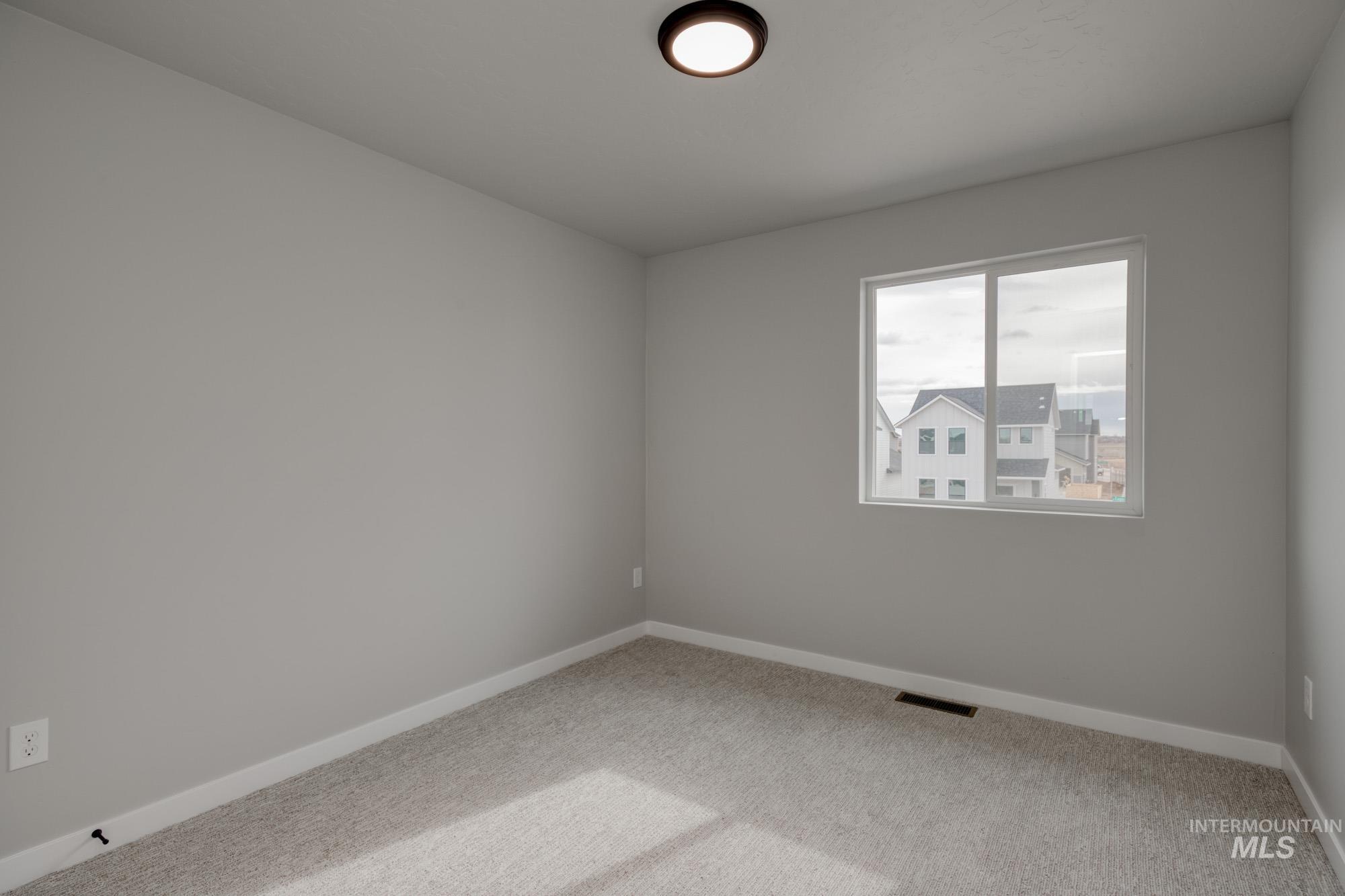 2803 N Eagle Meadow Ave Property Photo 16