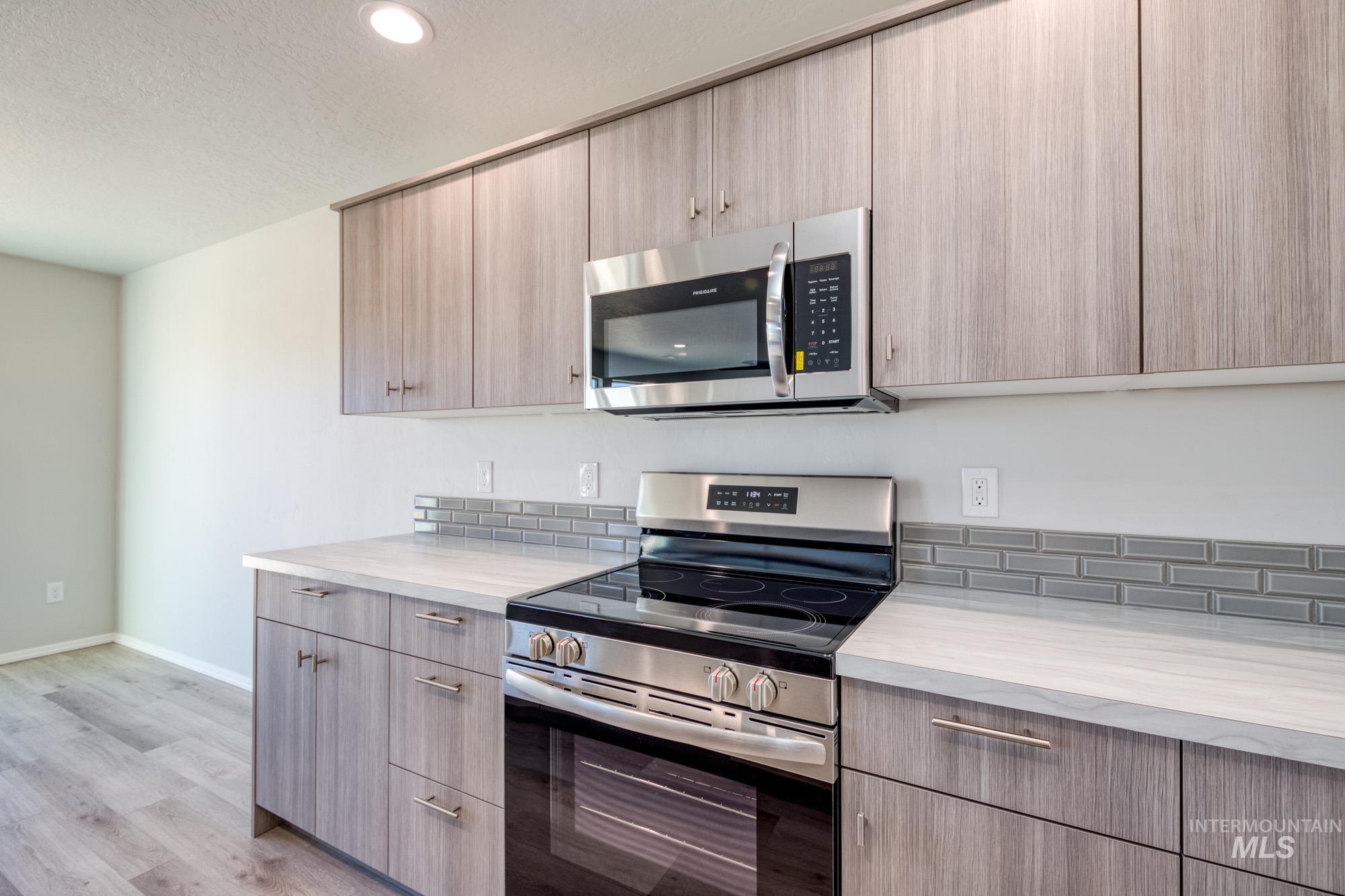 24 S Woodland Grove Way Property Photo 4