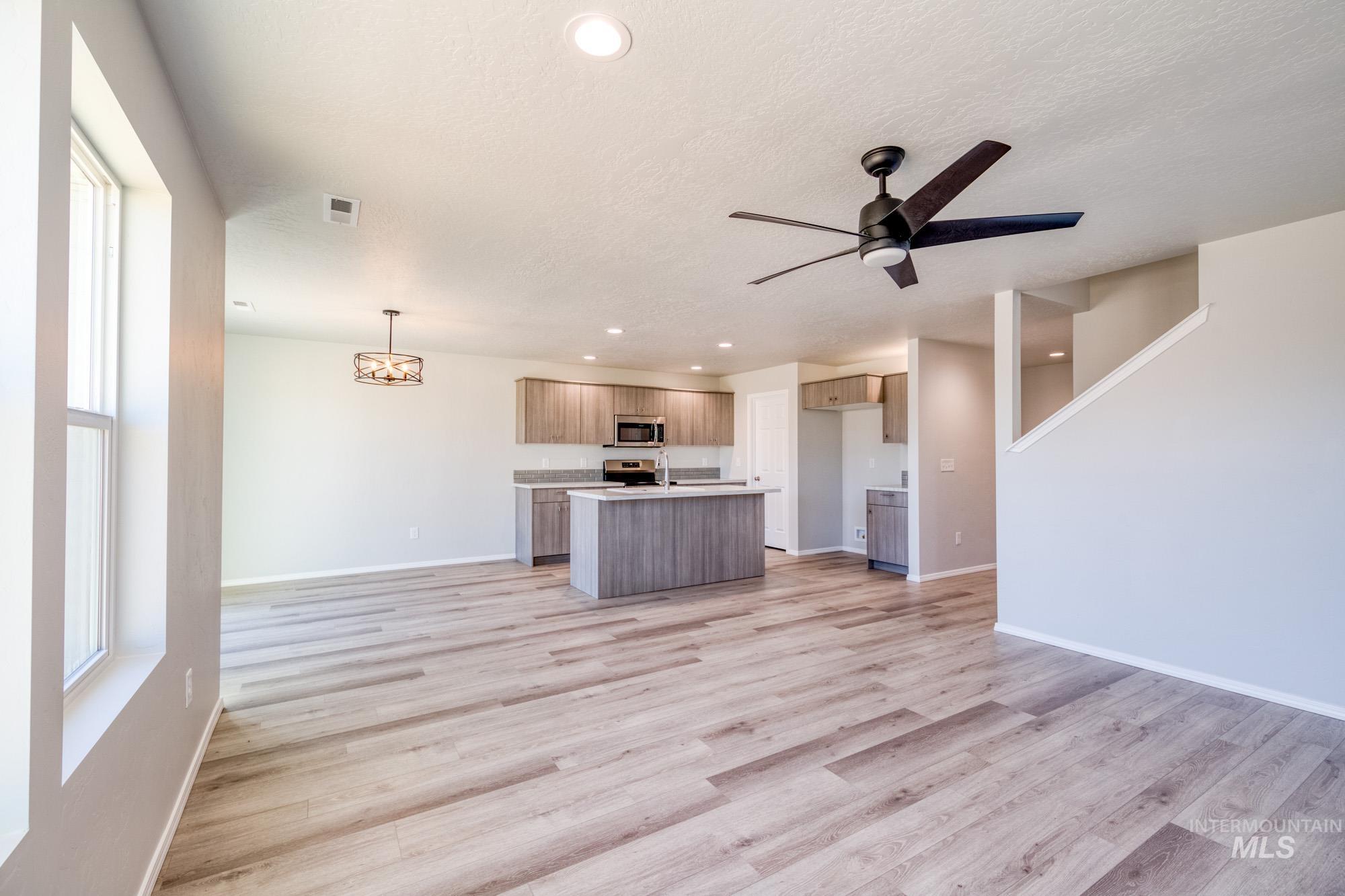 24 S Woodland Grove Way Property Photo 8