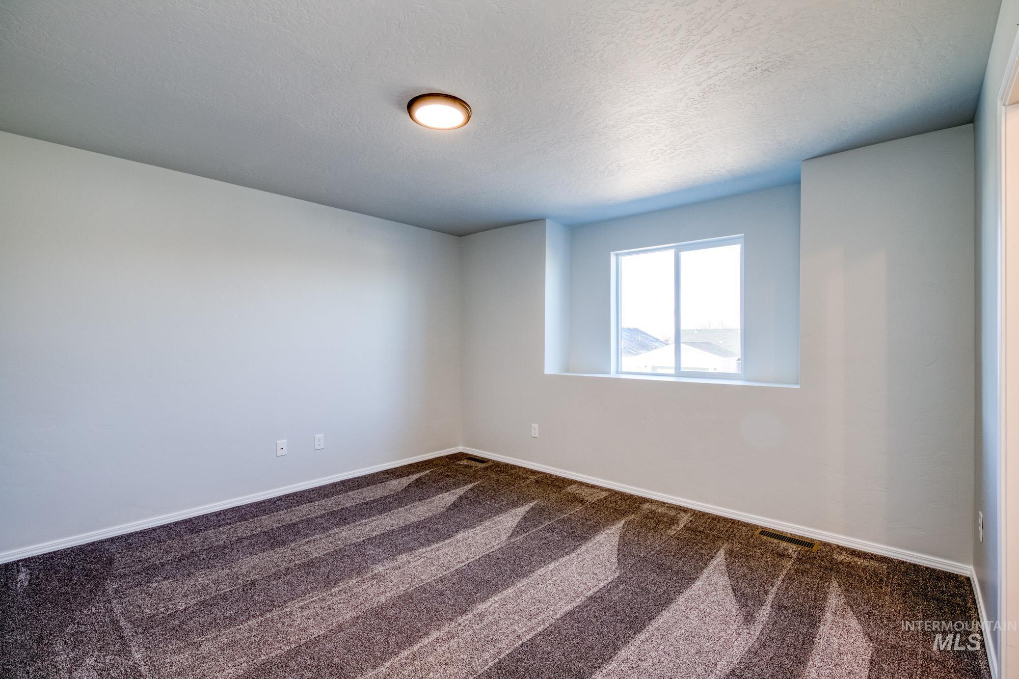 24 S Woodland Grove Way Property Photo 11