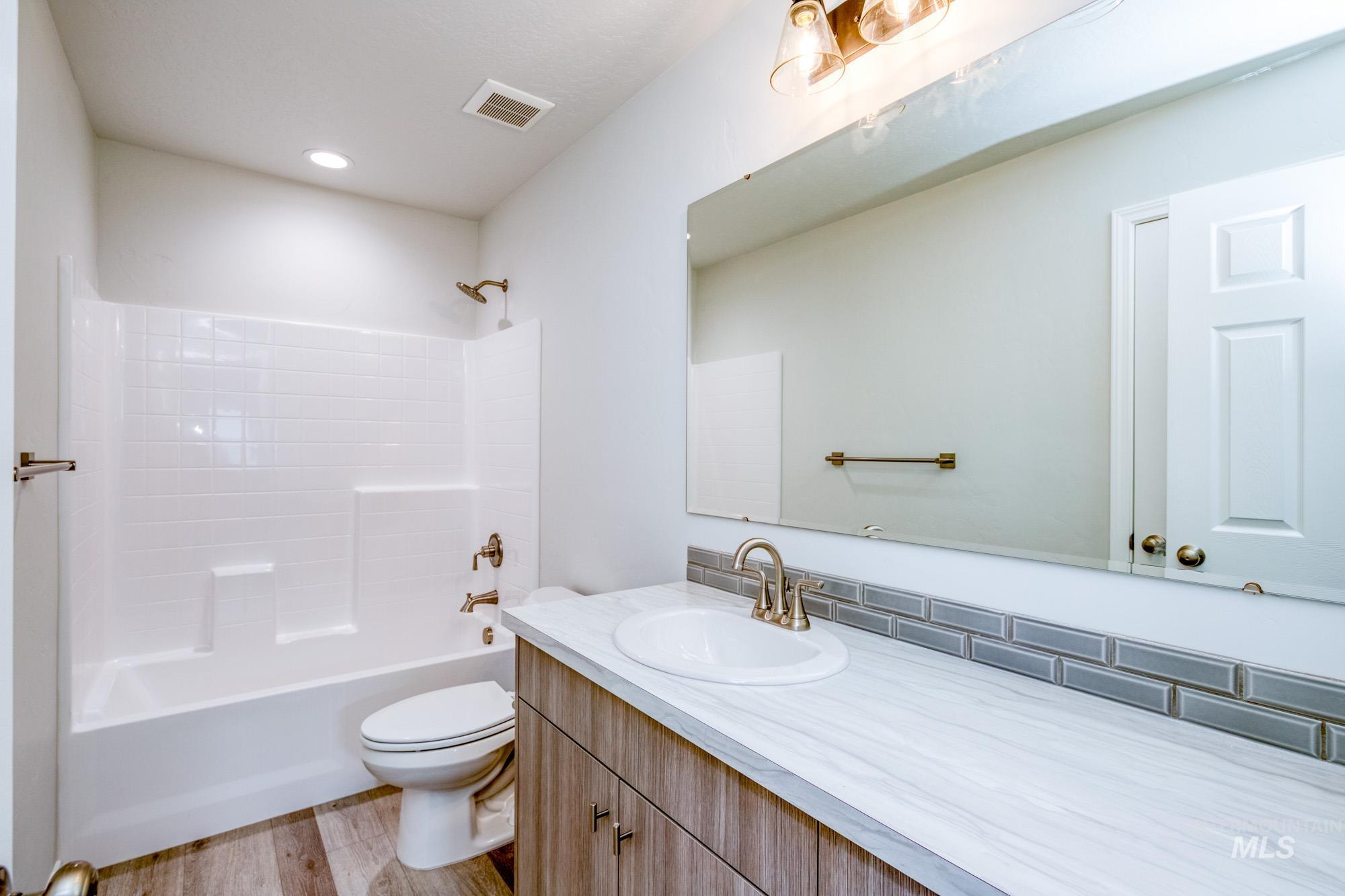 24 S Woodland Grove Way Property Photo 18