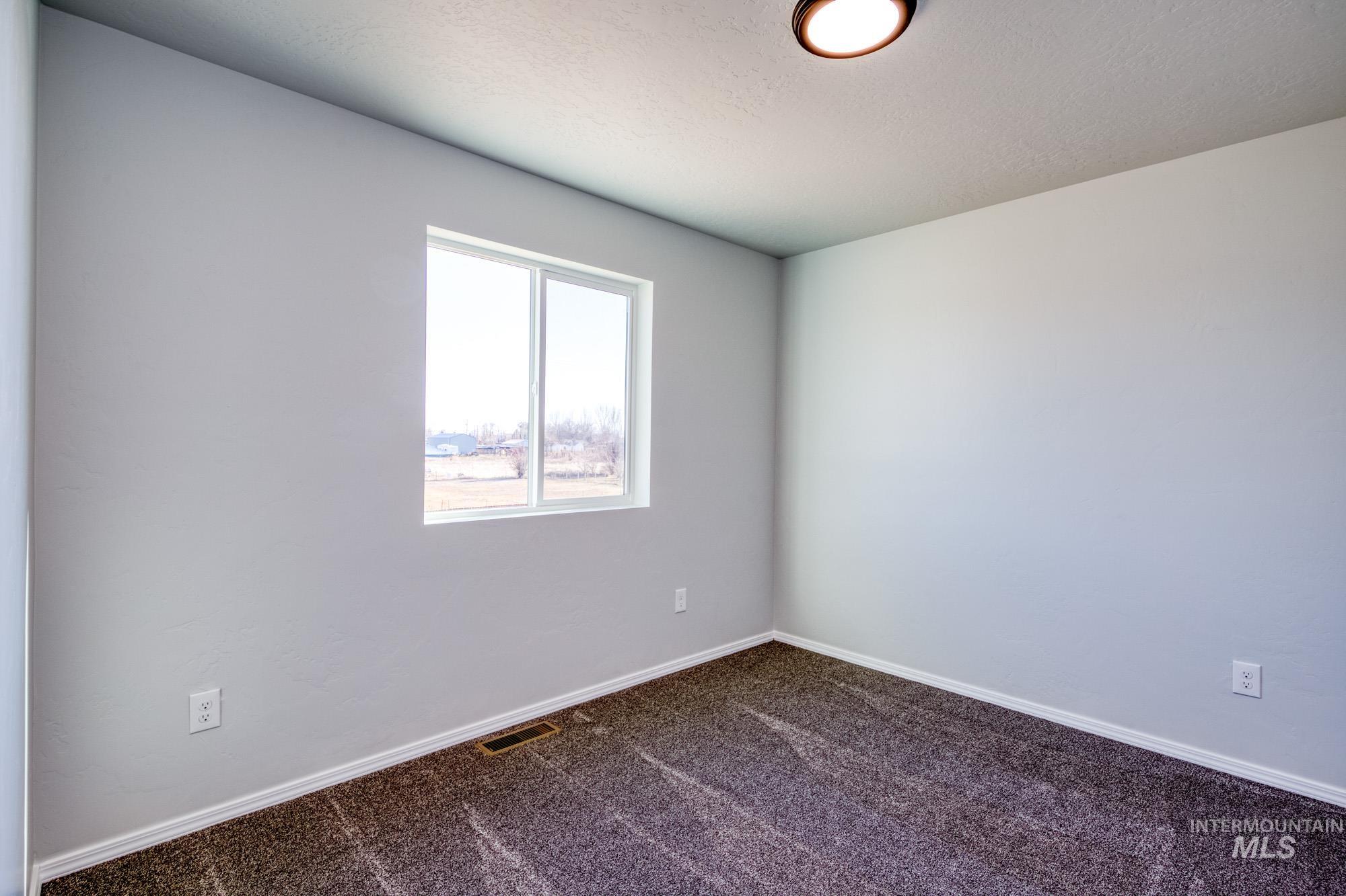 24 S Woodland Grove Way Property Photo 19