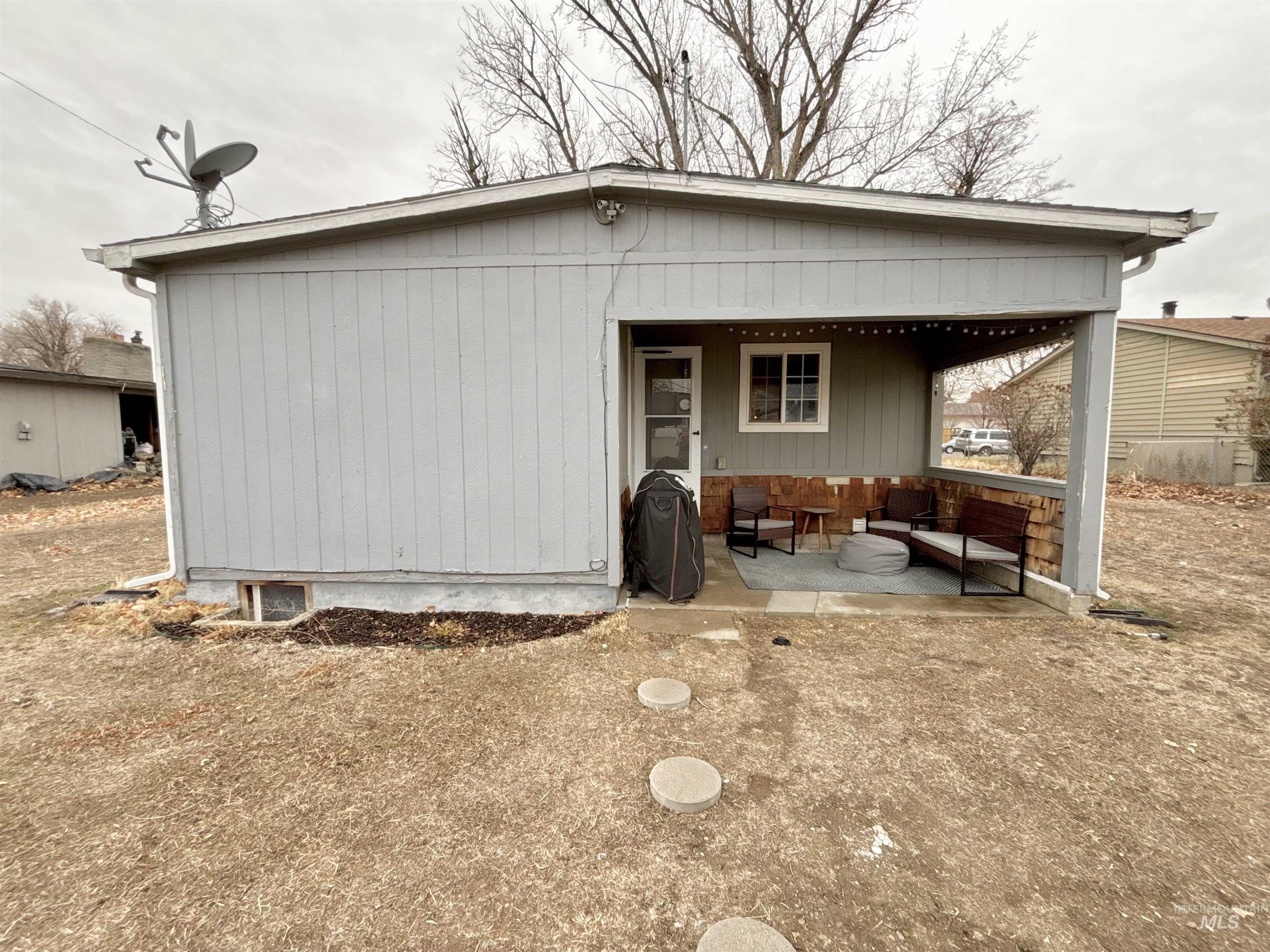590/ 590 1/2 N 9th E Property Photo 34