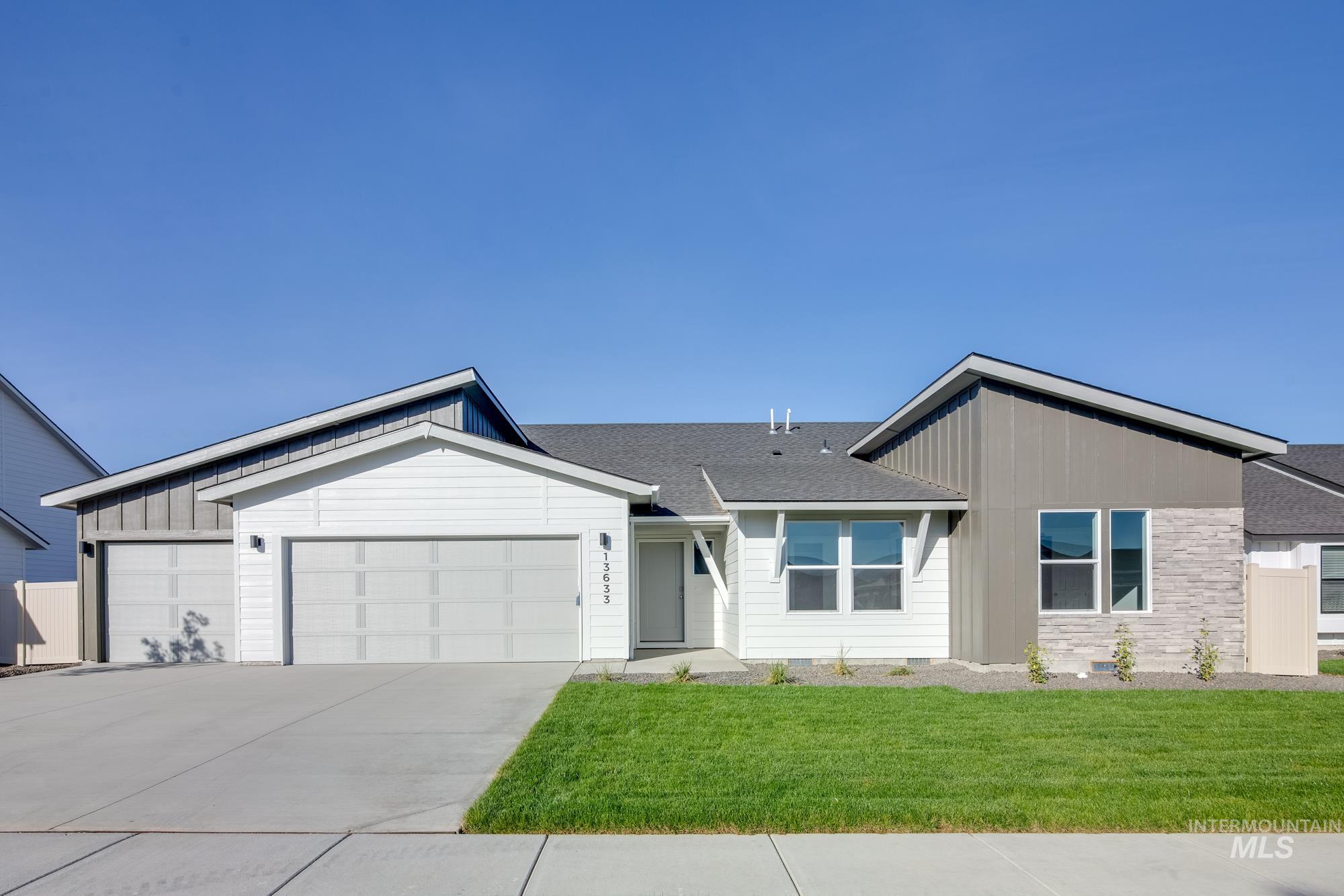 2408 W Minerva St Property Photo 1