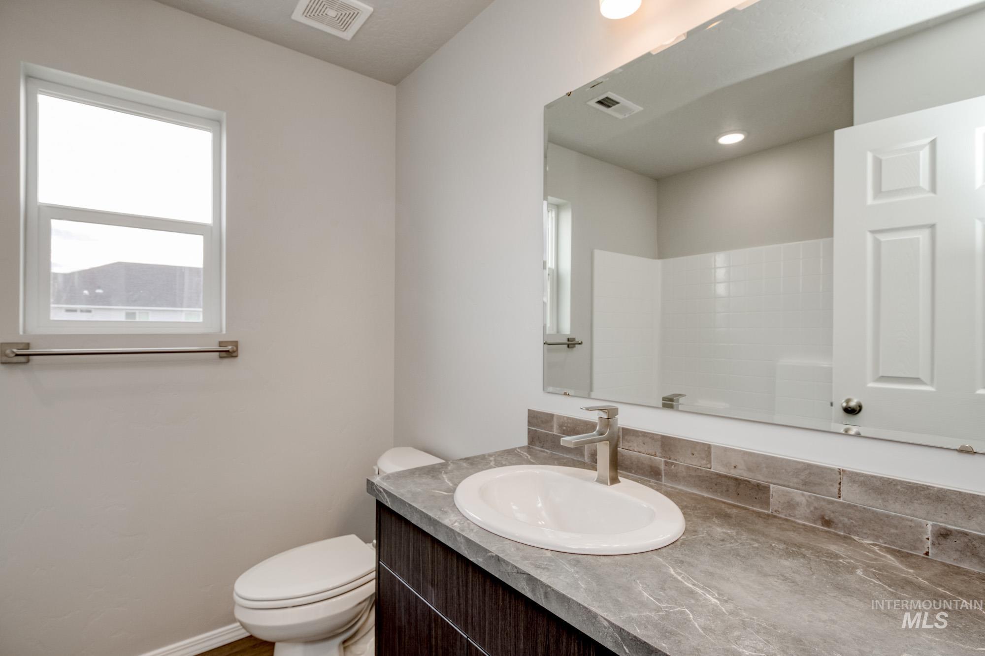 2408 W Minerva St Property Photo 13
