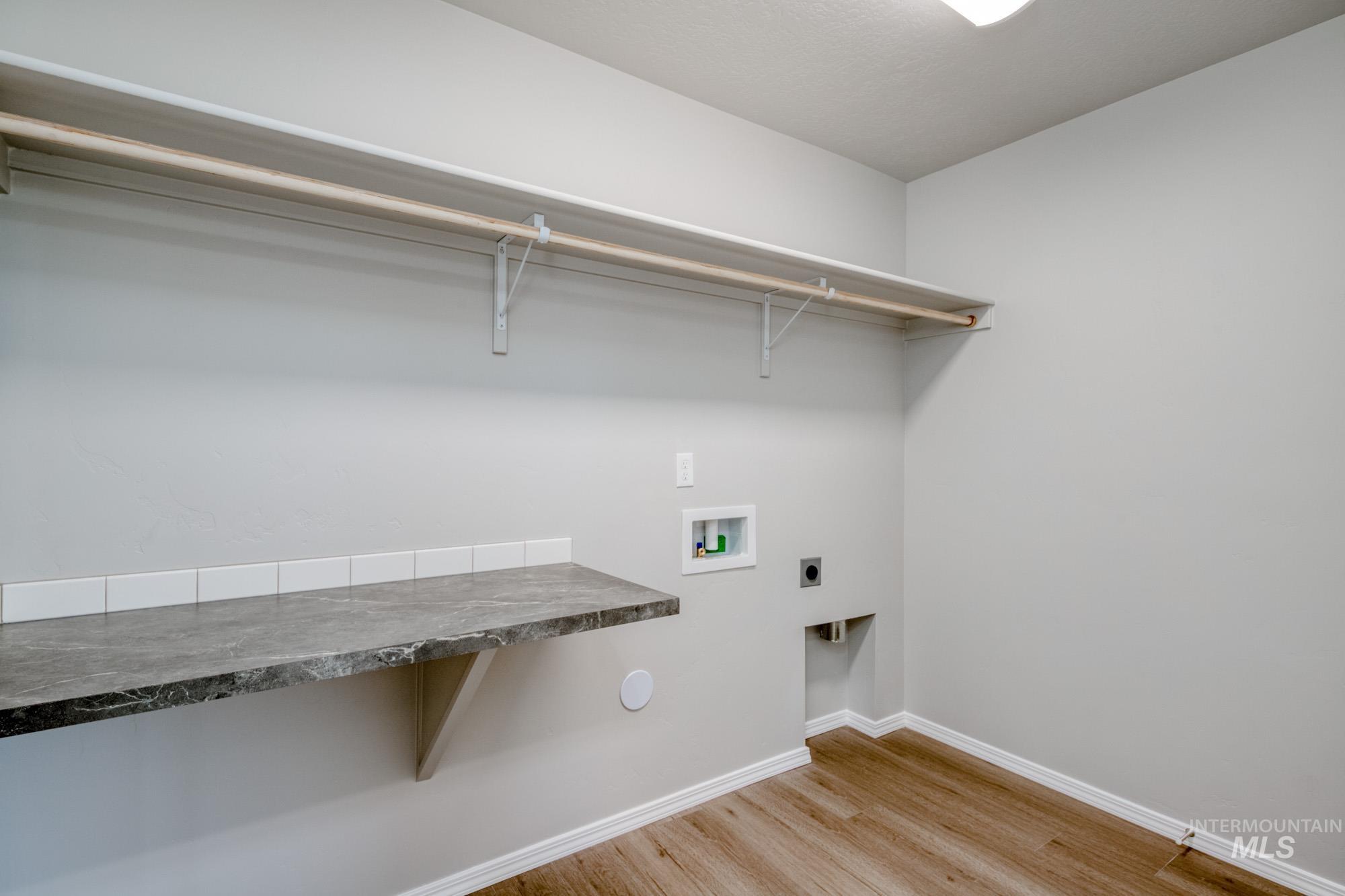2408 W Minerva St Property Photo 16