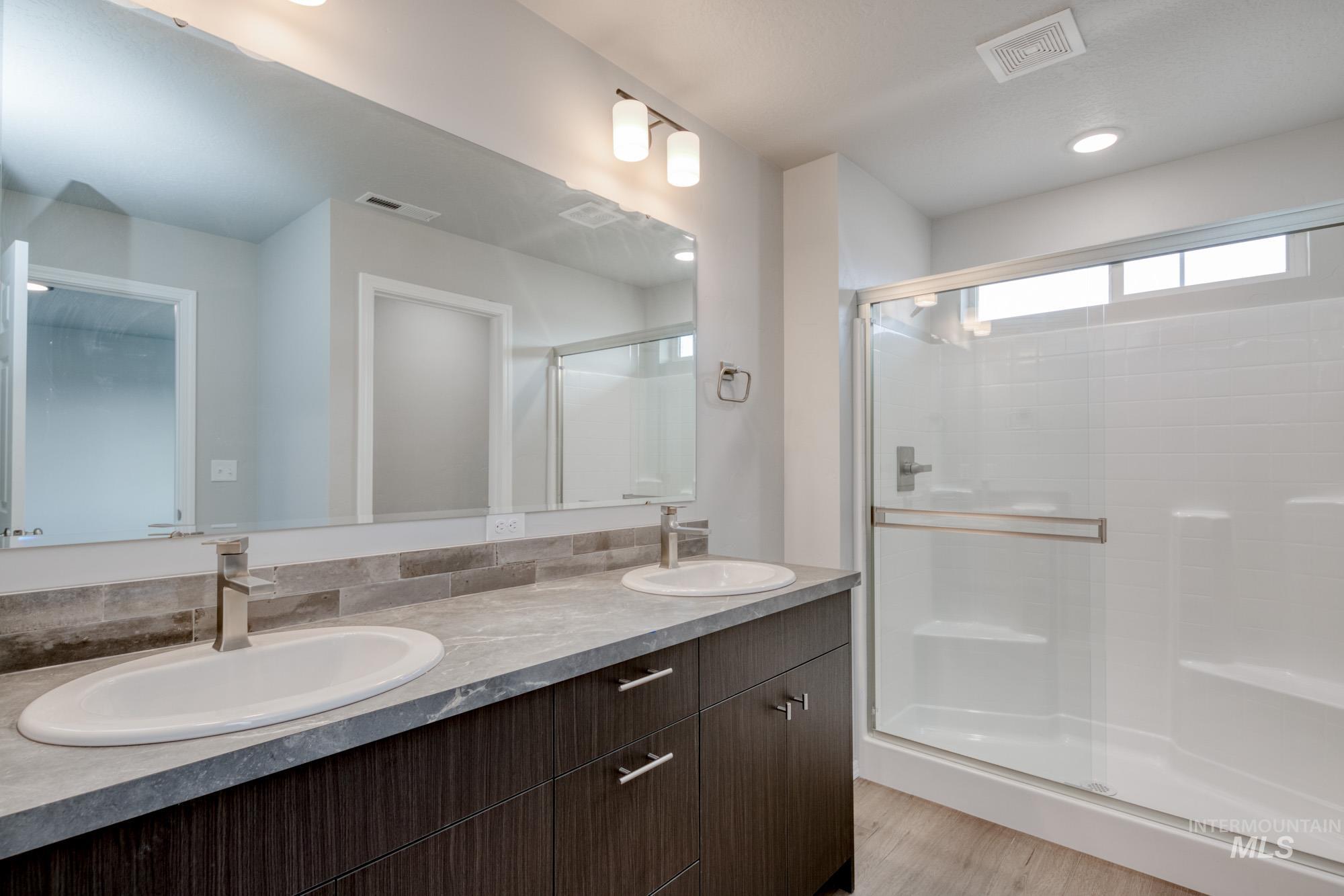 2408 W Minerva St Property Photo 20