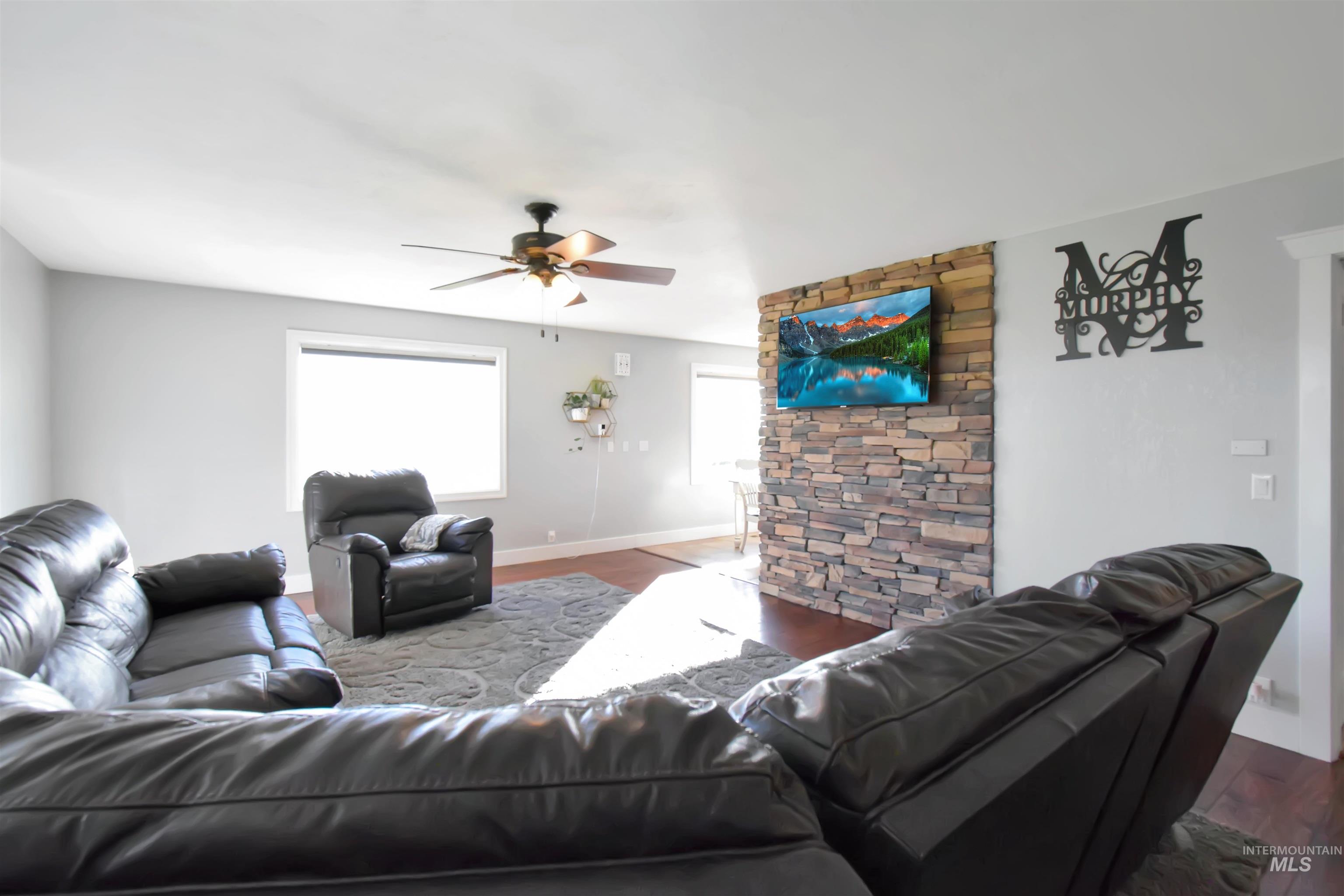 330 S 400 W Property Photo 3