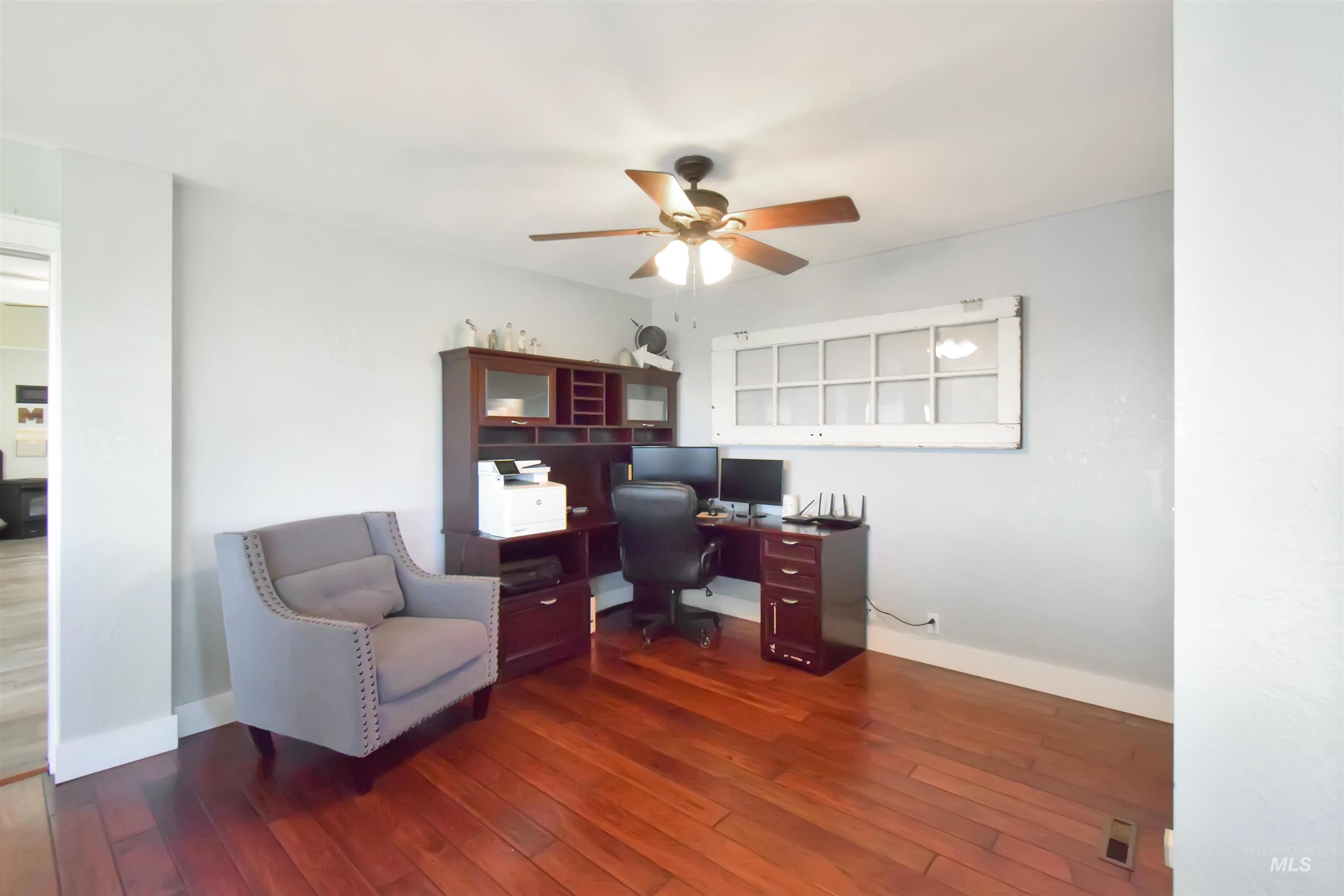 330 S 400 W Property Photo 11