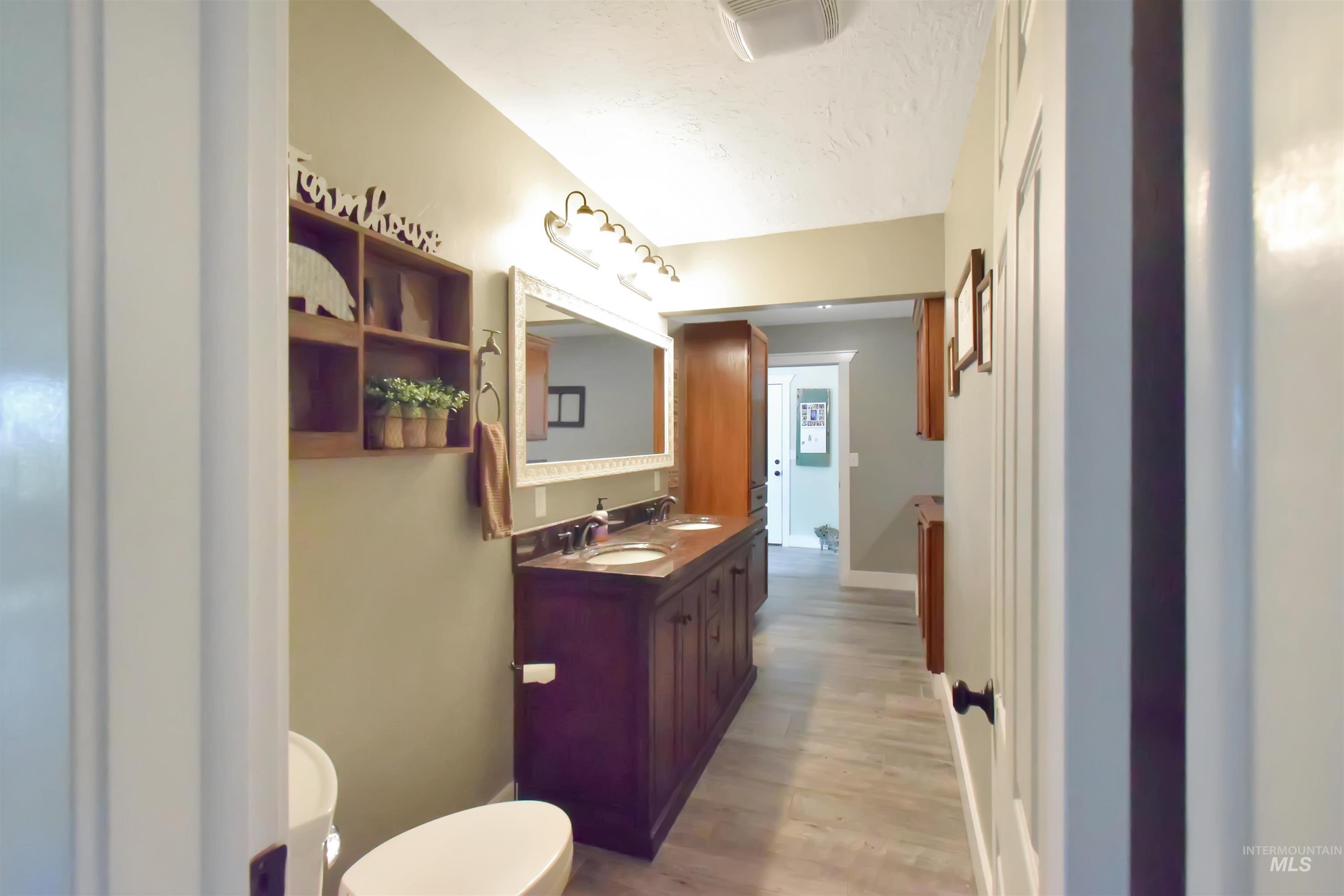 330 S 400 W Property Photo 16