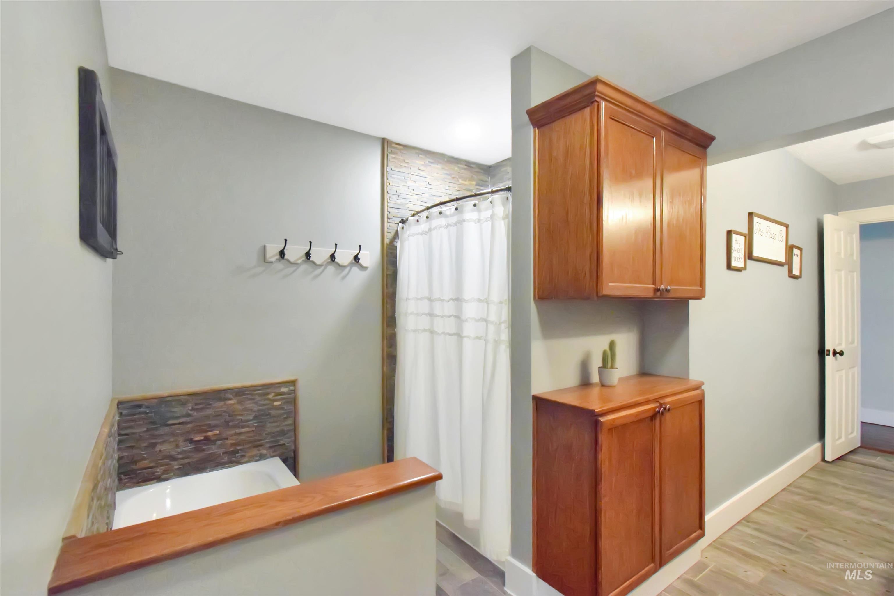 330 S 400 W Property Photo 17