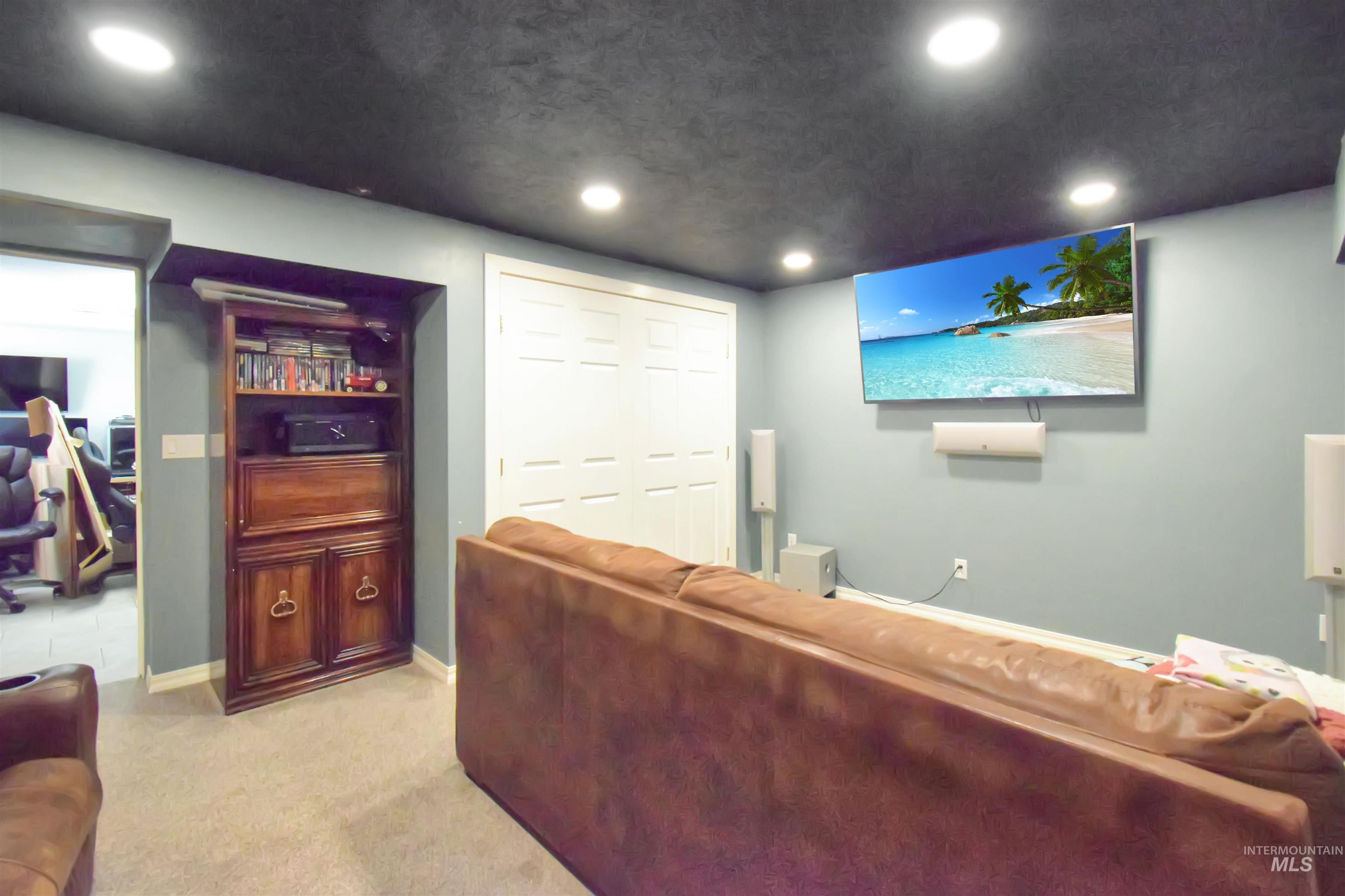 330 S 400 W Property Photo 22