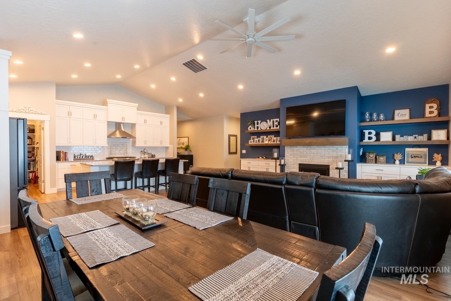 2404 Day Dr Property Photo