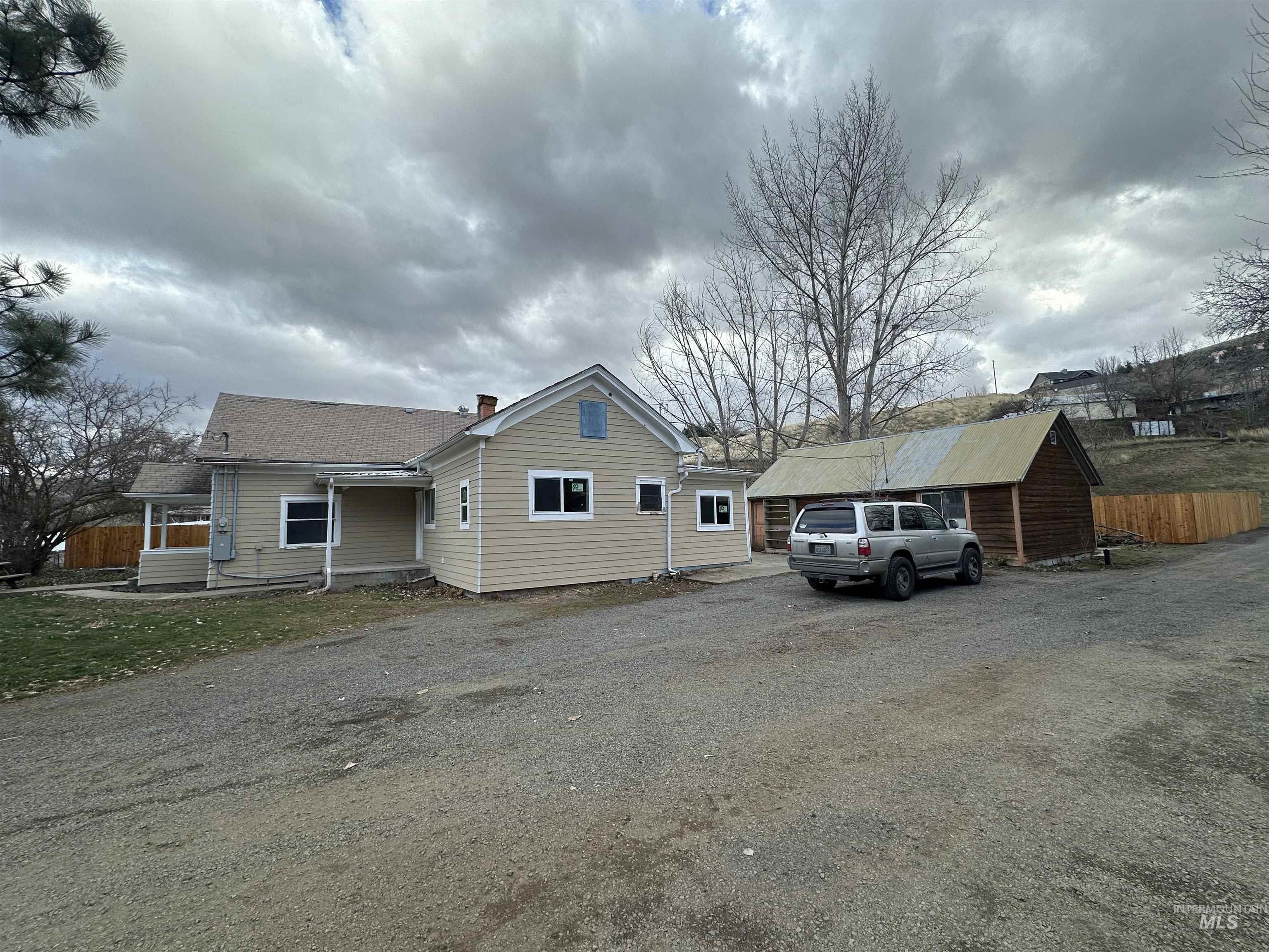 535 Costley Lane Property Photo 7