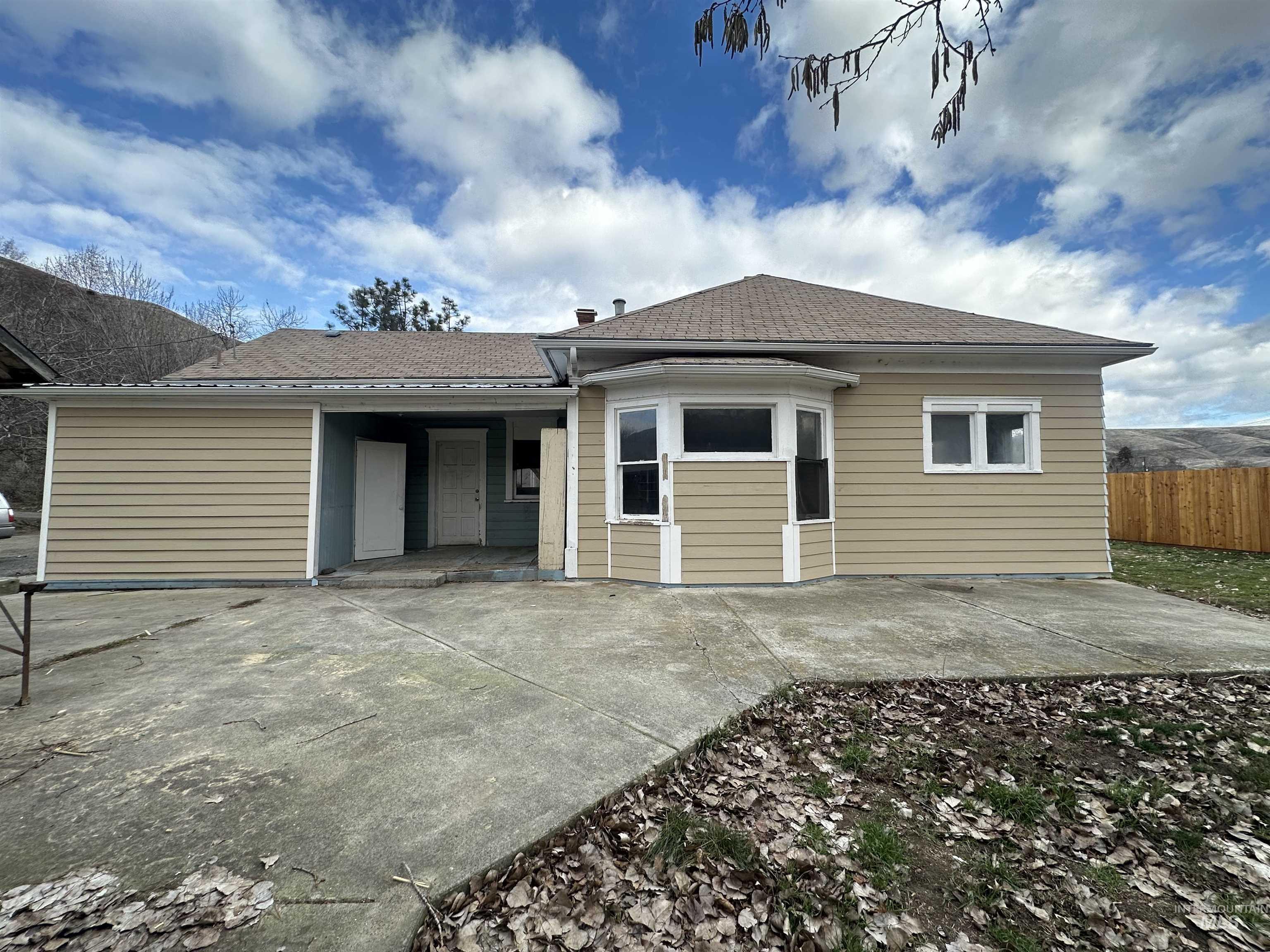 535 Costley Lane Property Photo 8