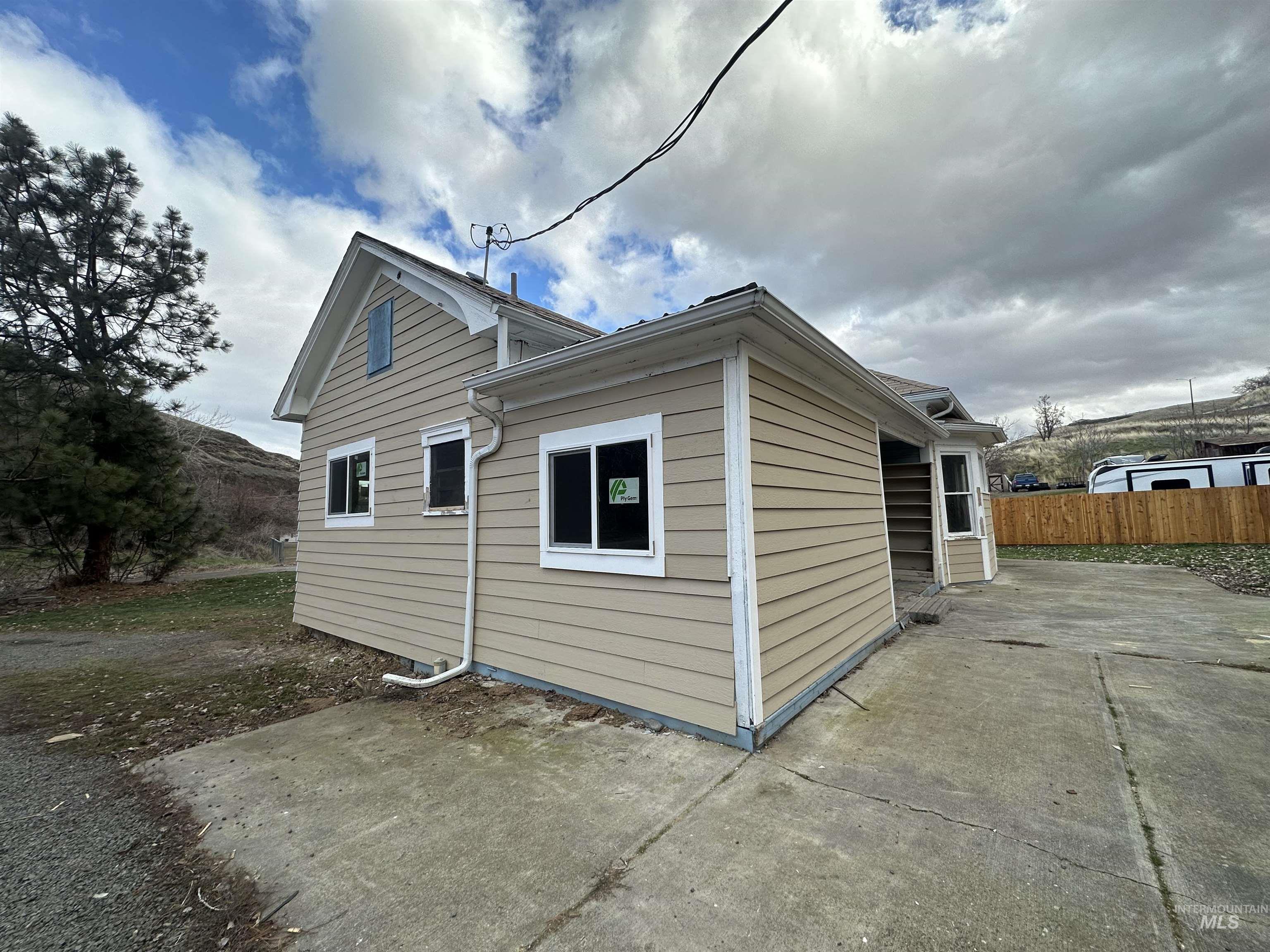 535 Costley Lane Property Photo 16