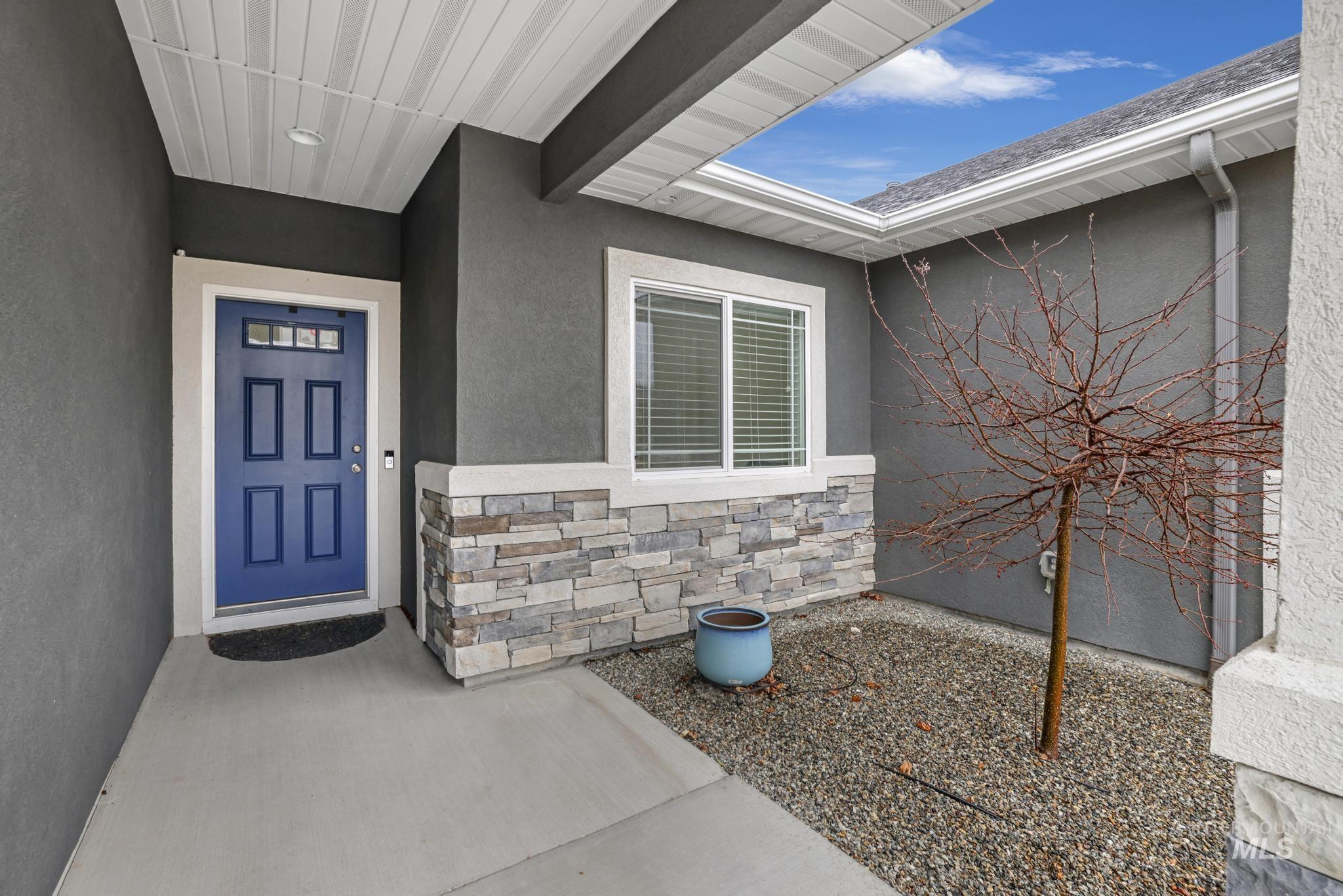 810 Sun Peak Way Property Photo 2